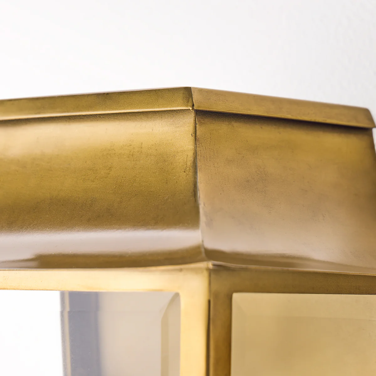Majorelle ip44 wall lantern in Brass - Image 4