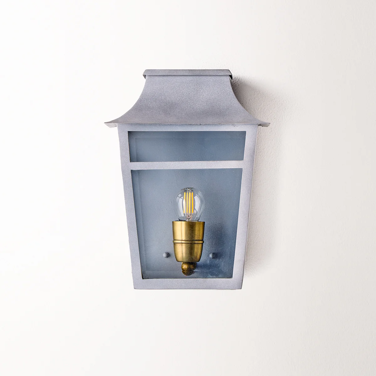 Majorelle ip44 wall lantern in Grey - Image 14