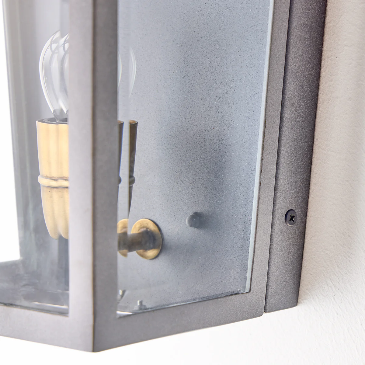 Majorelle ip44 wall lantern in Grey - Image 7