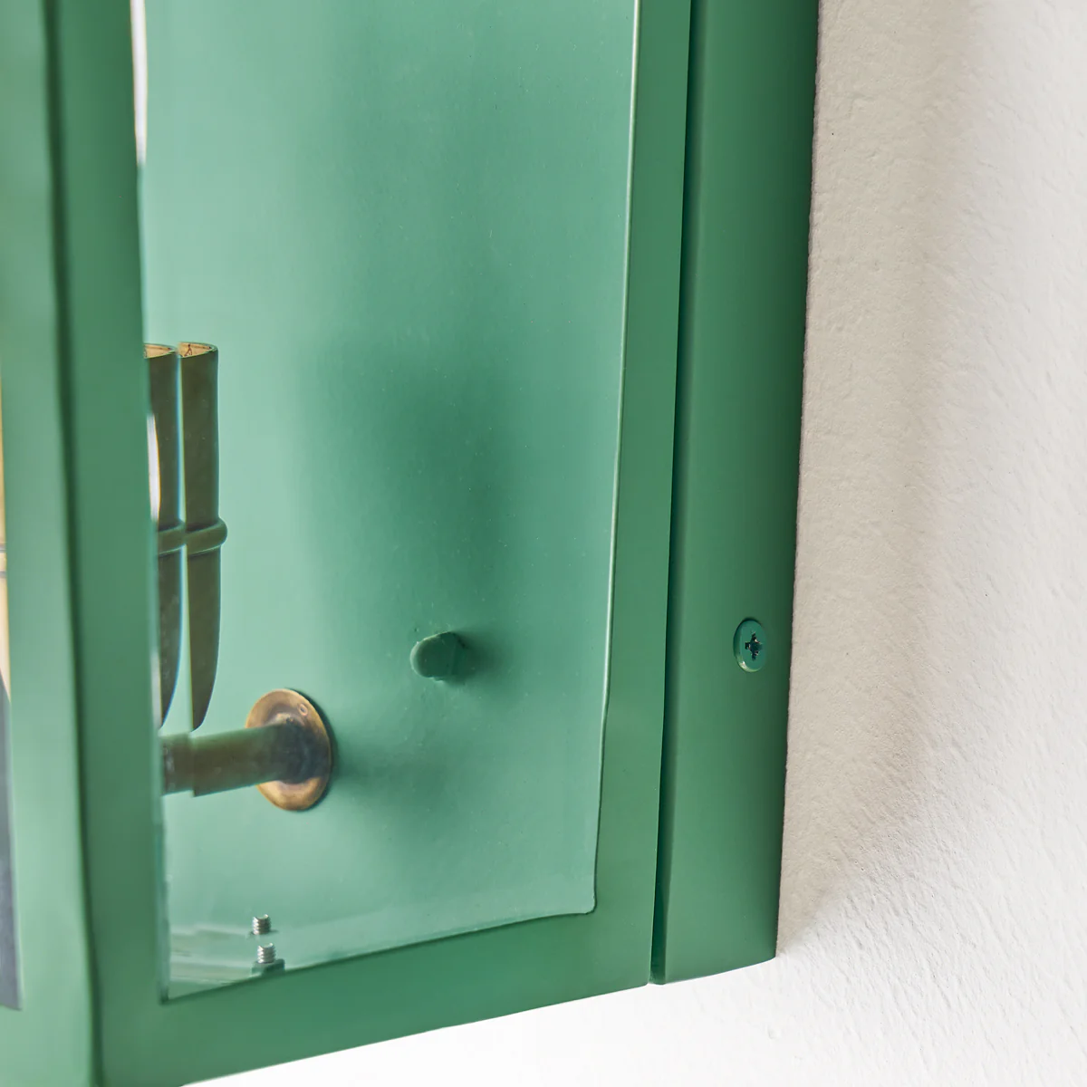 Majorelle ip44 wall lantern in Sage - Image 7