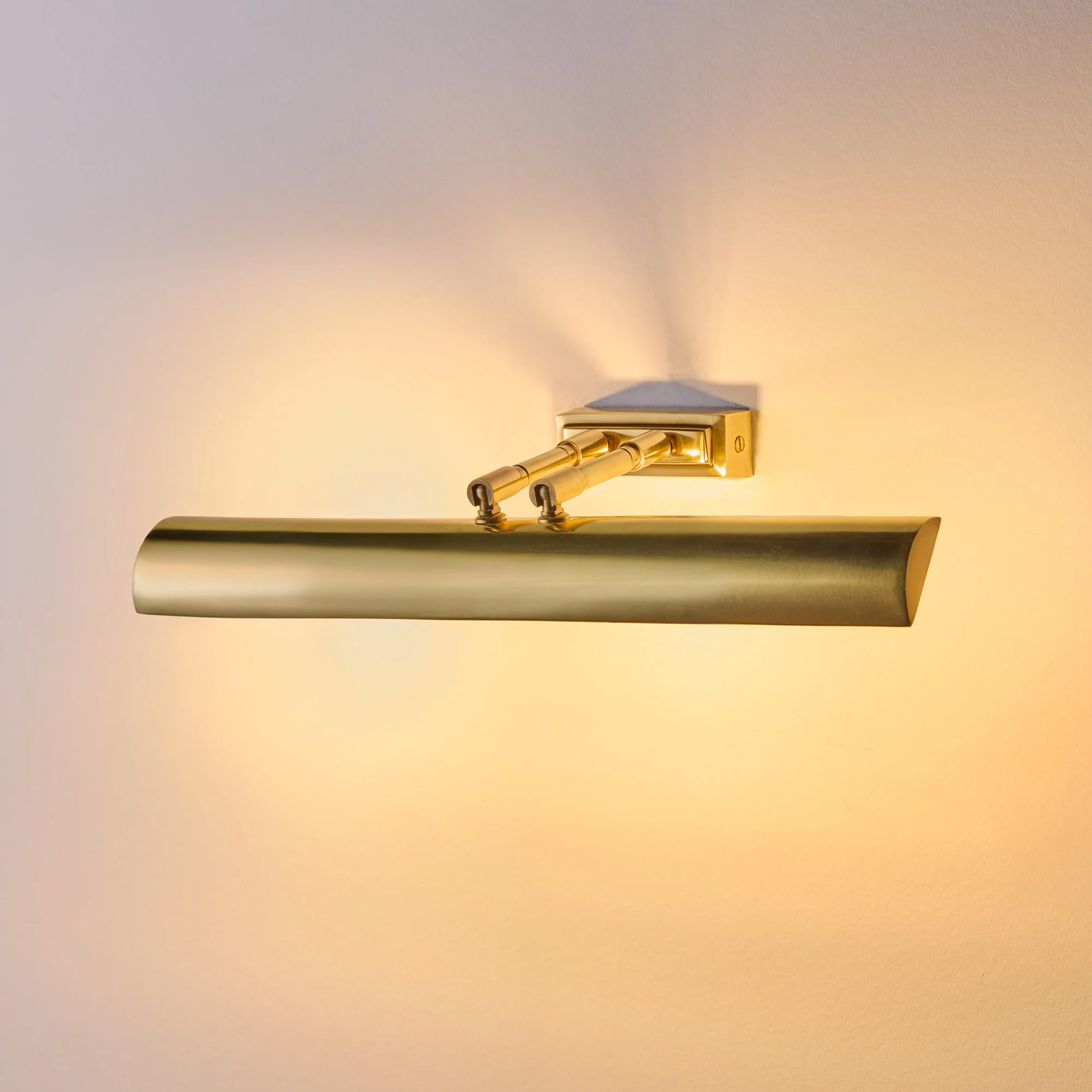 Medium Lautrec picture light in antique brass - Image 12