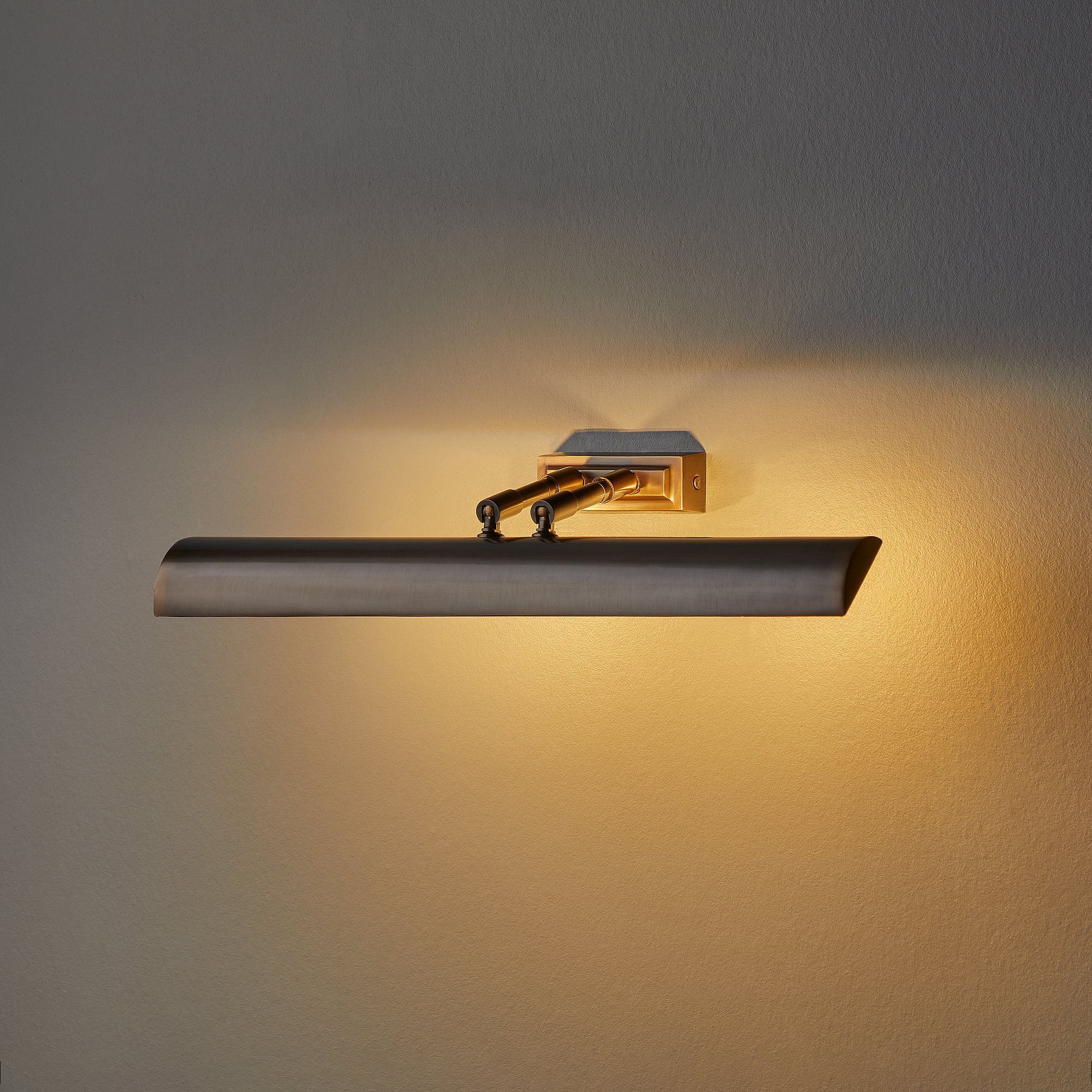 Medium Lautrec picture light in bronze - Image 10