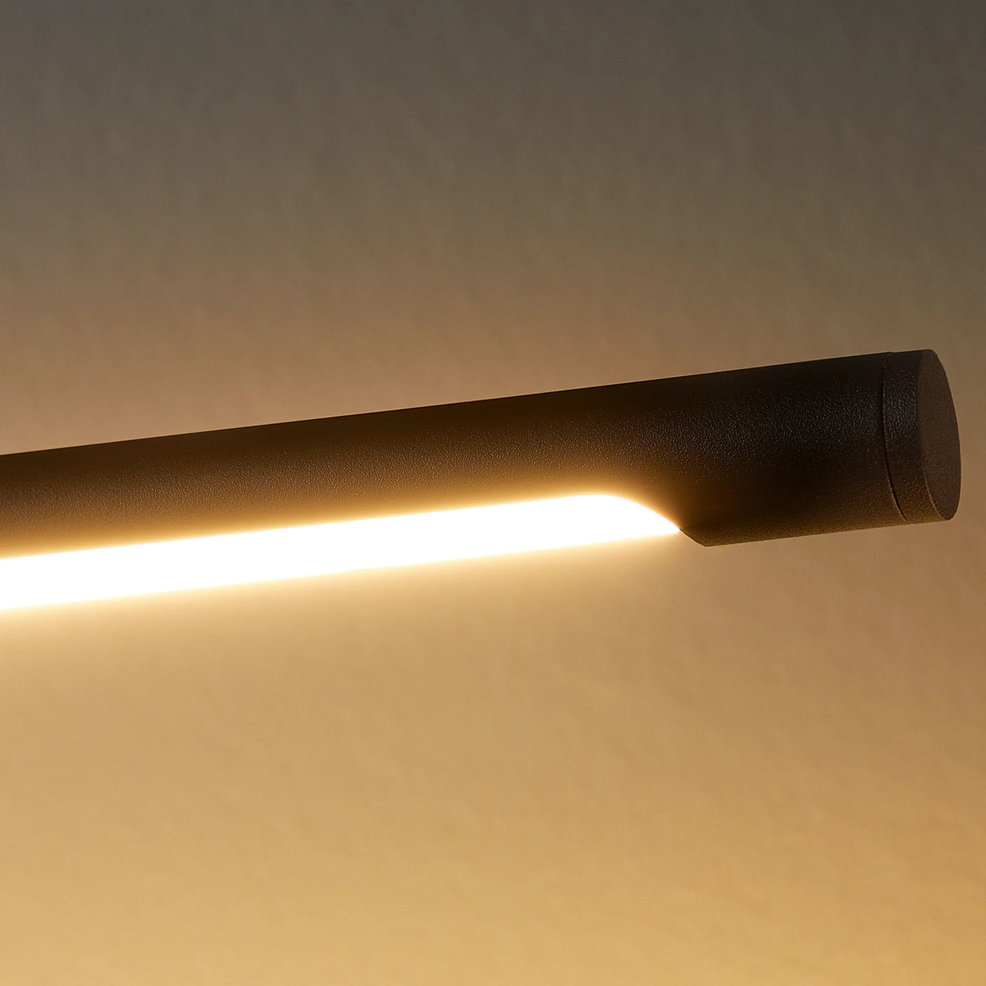 Medium Milton picture light in black - Image 10