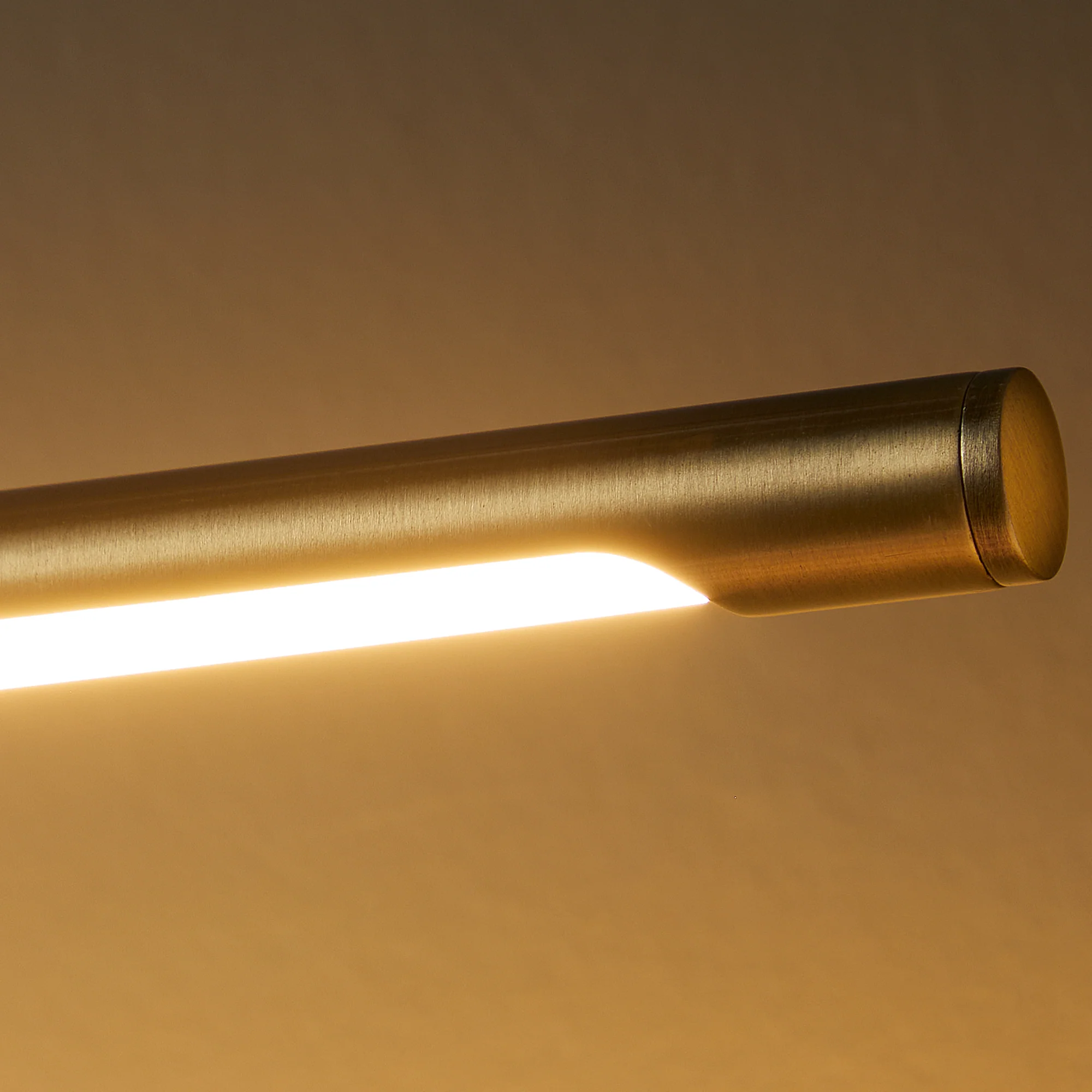 Medium Milton picture light in brass - Image 10