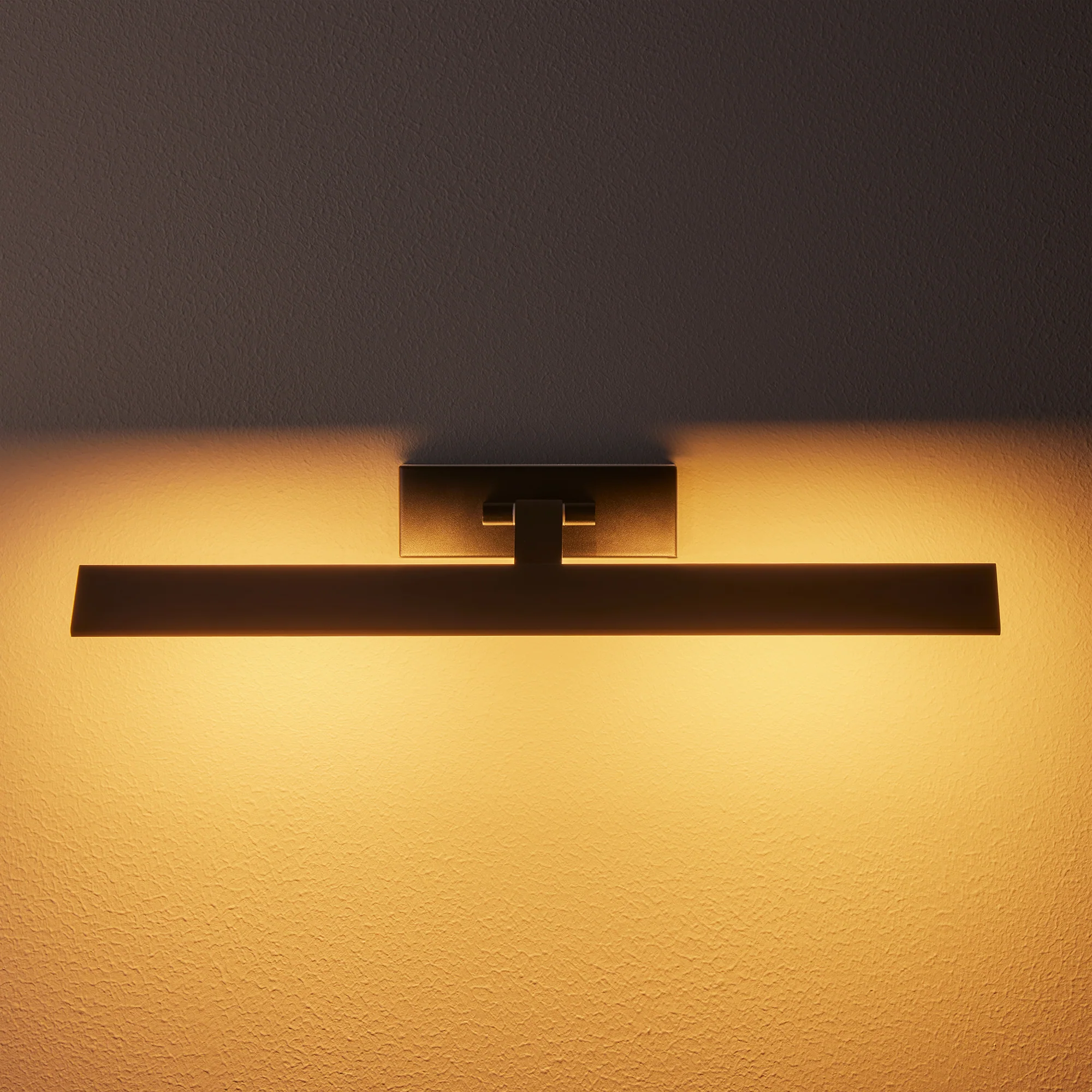 Medium Pelton picture light in black - Image 2