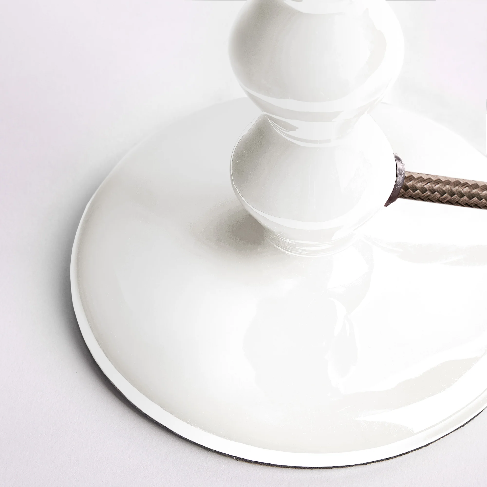 Mildred table lamp in white - Image 4