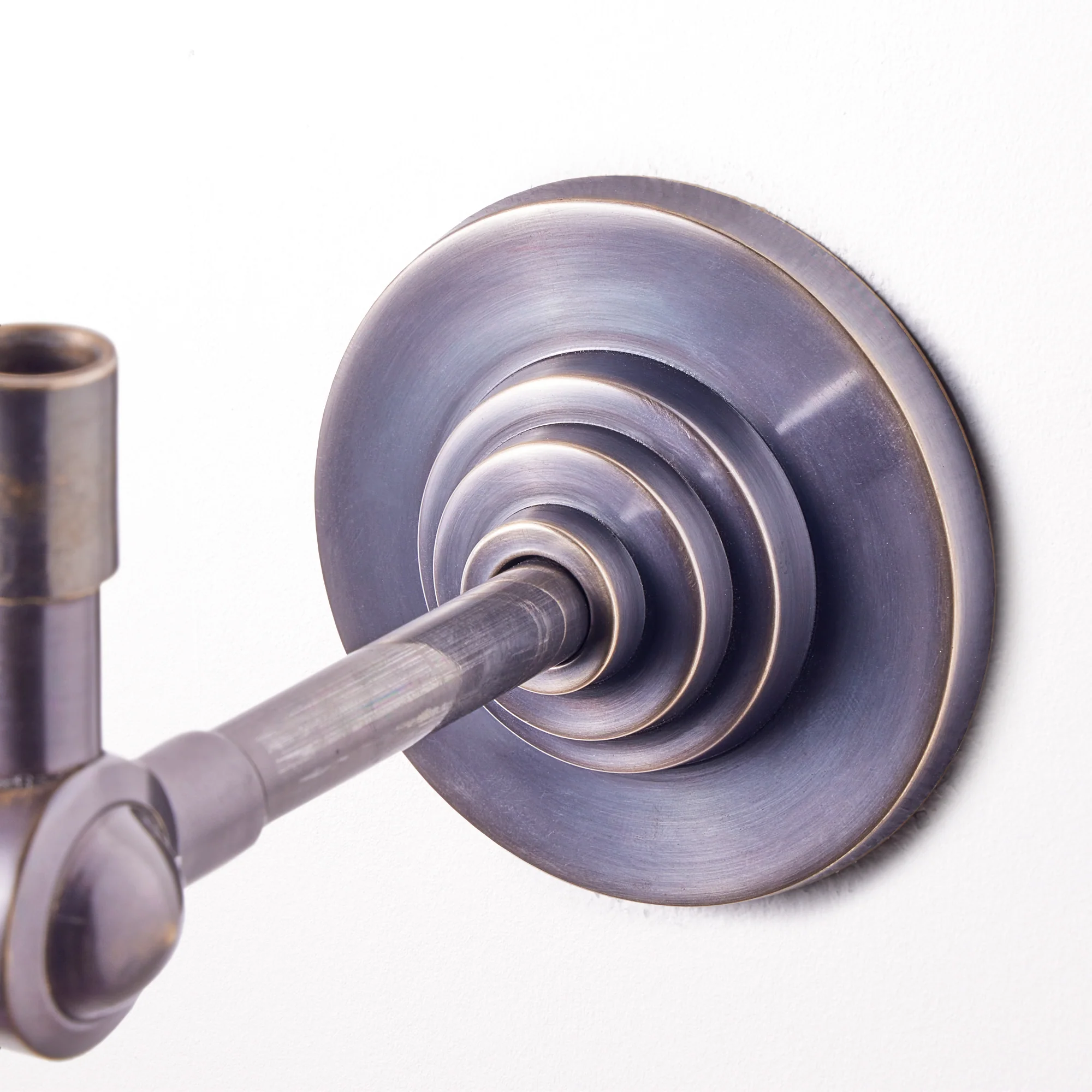Mini Elbow rechargeable wall fitting in bronze - Image 5