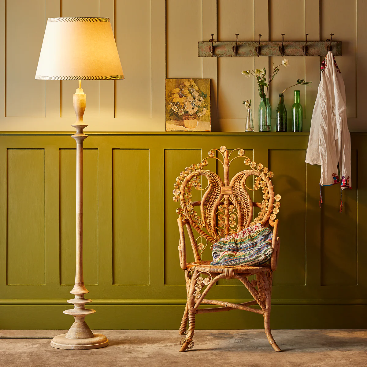 Moonshine floor lamp in natural whitewash - Image 2
