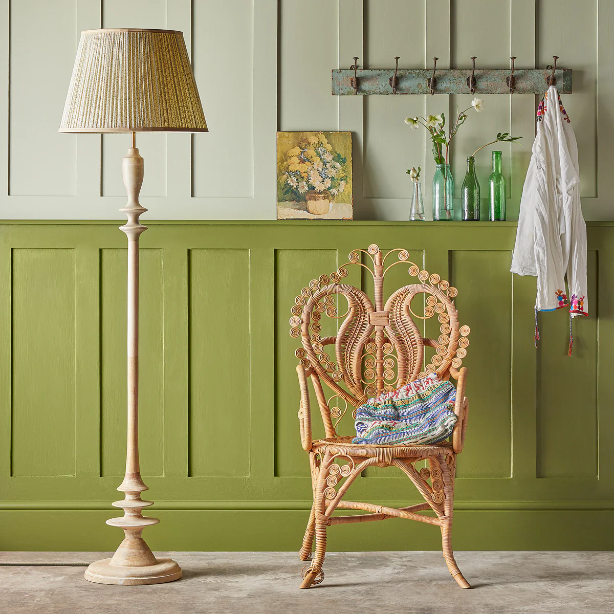 Moonshine floor lamp in natural whitewash - Image 6