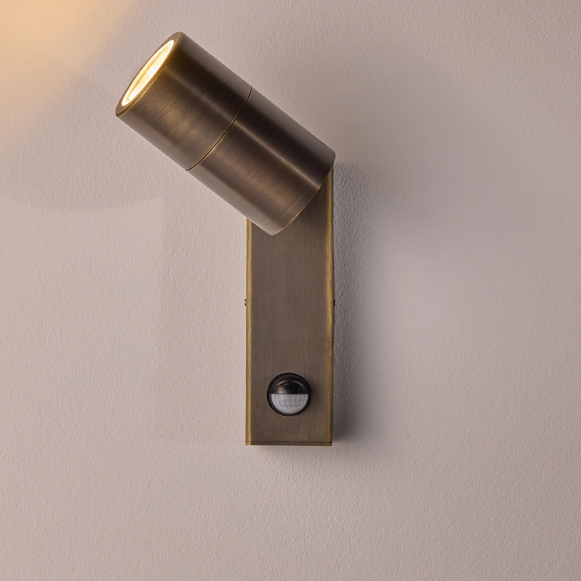 Motion sensor portreath IP65 adjustable pillar light in bronze - Image 12