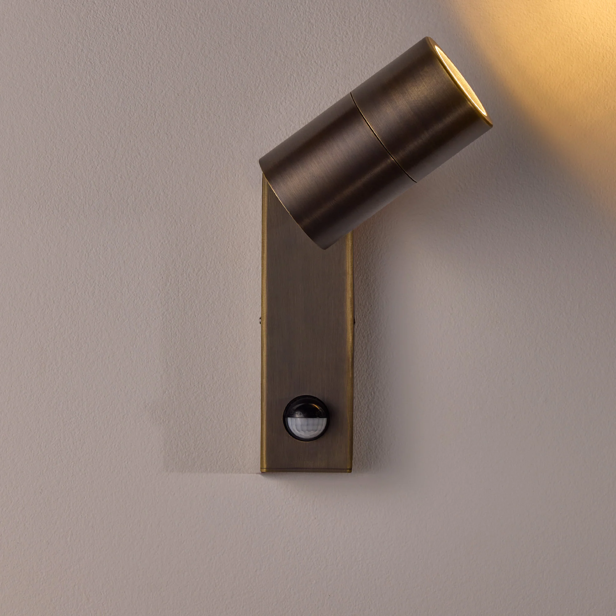 Motion sensor portreath IP65 adjustable pillar light in bronze - Image 9