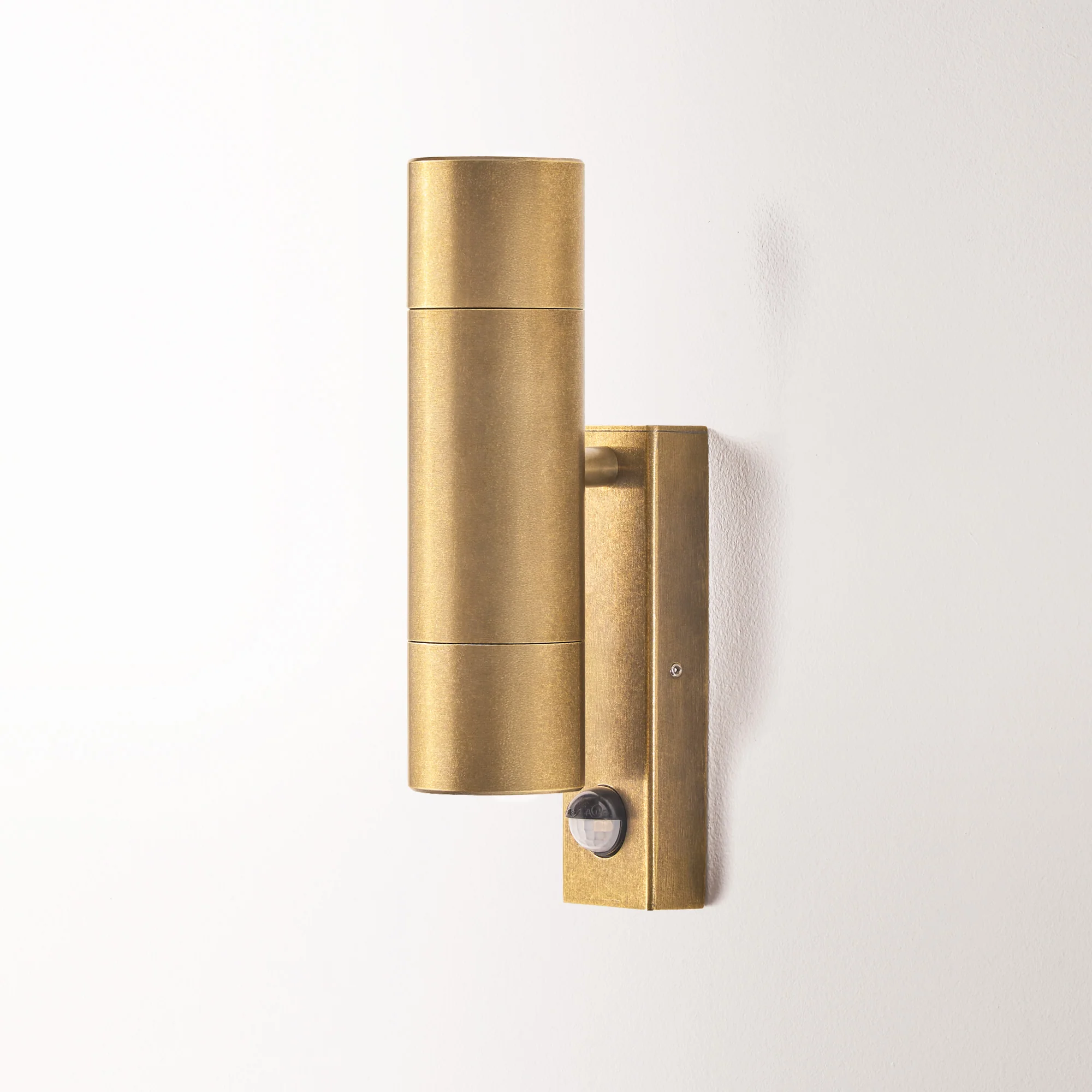 Motion sensor portreath up and down IP65 pillar light in antique brass - Image 2