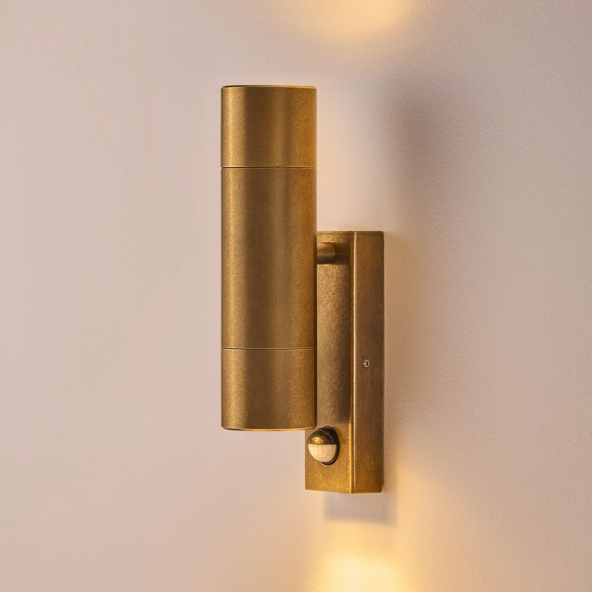 Motion sensor portreath up and down IP65 pillar light in antique brass - Image 3