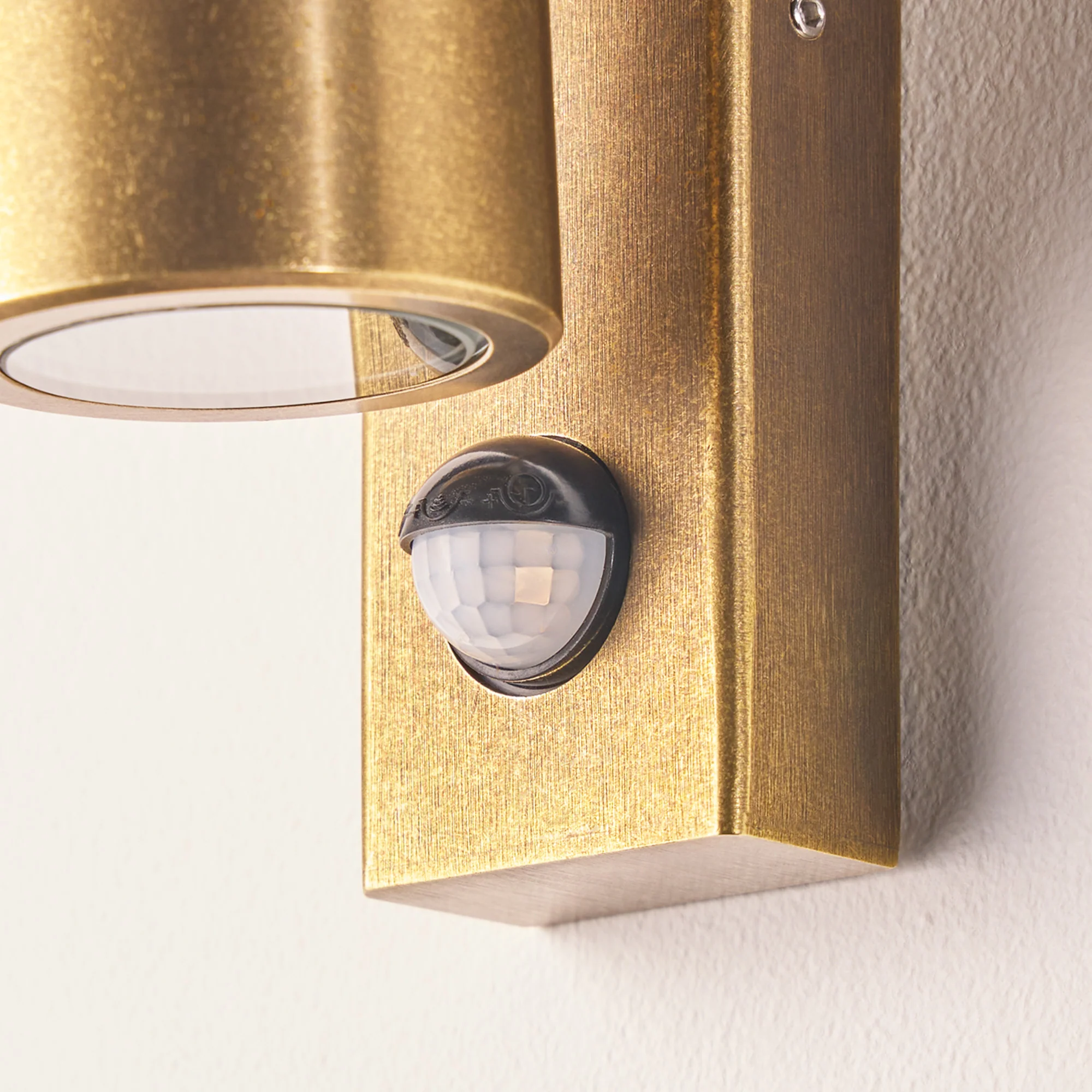 Motion sensor portreath up and down IP65 pillar light in antique brass - Image 4