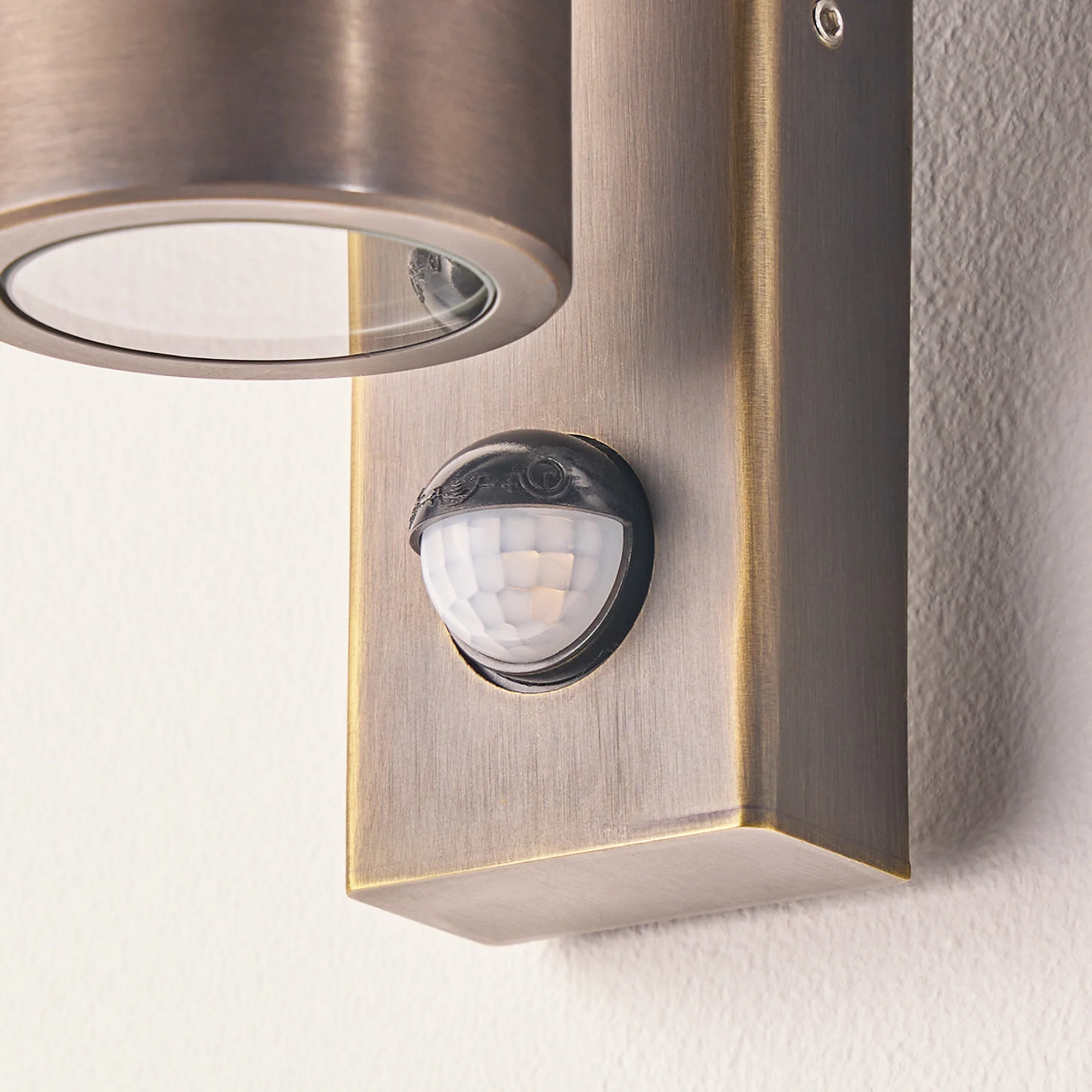 Motion sensor portreath up and down IP65 pillar light in bronze - Image 4