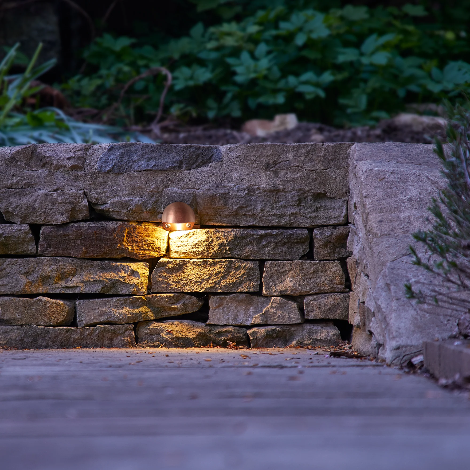Mousehole ip65 path light in copper - Image 3