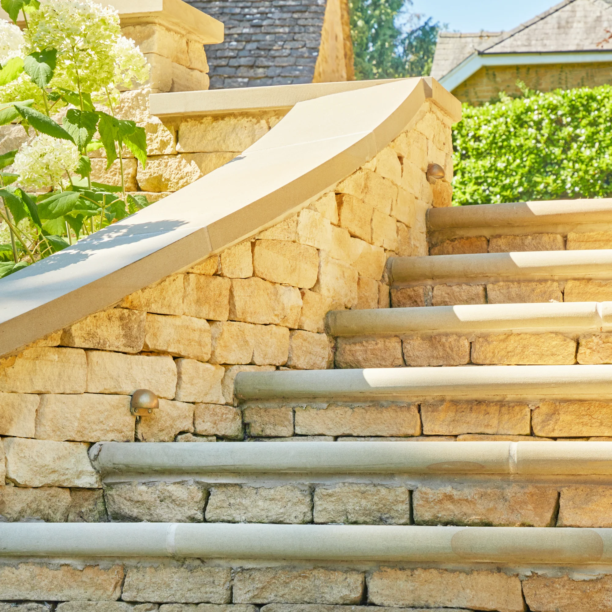 Mousehole ip65 path light in copper - Image 8