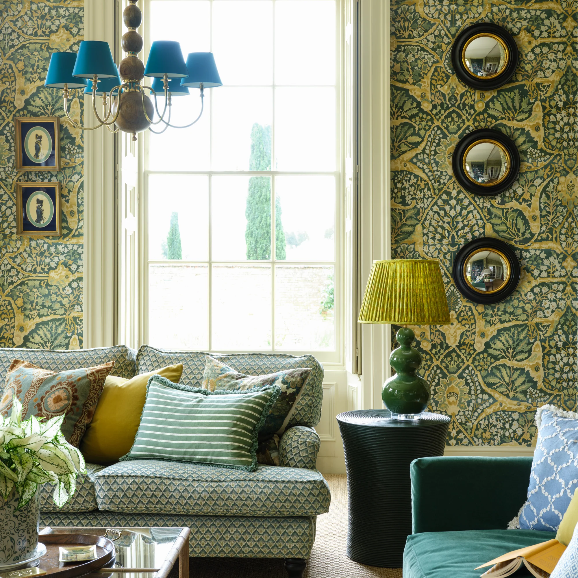 Murphy table lamp in green - Image 6