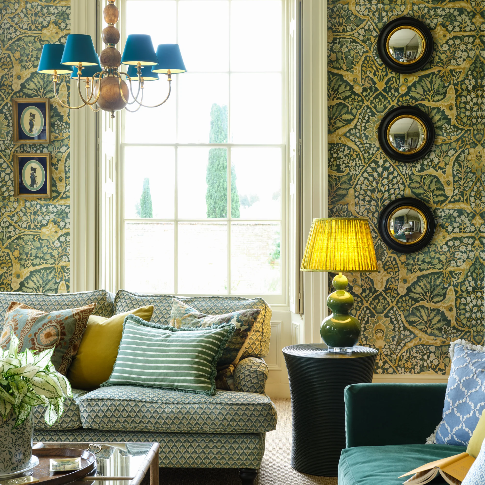 Murphy table lamp in green - Image 7