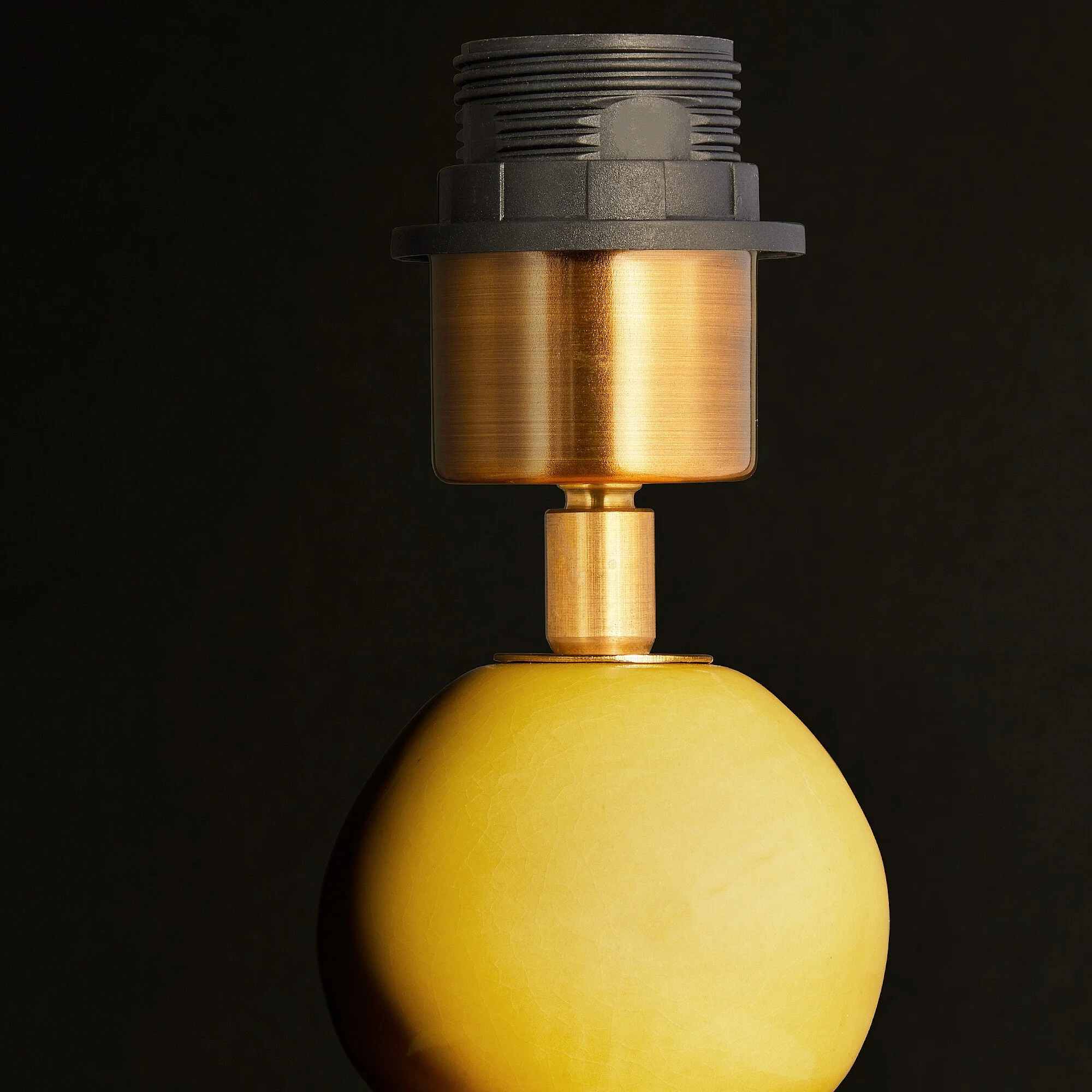 Murphy table lamp in yellow - Image 3