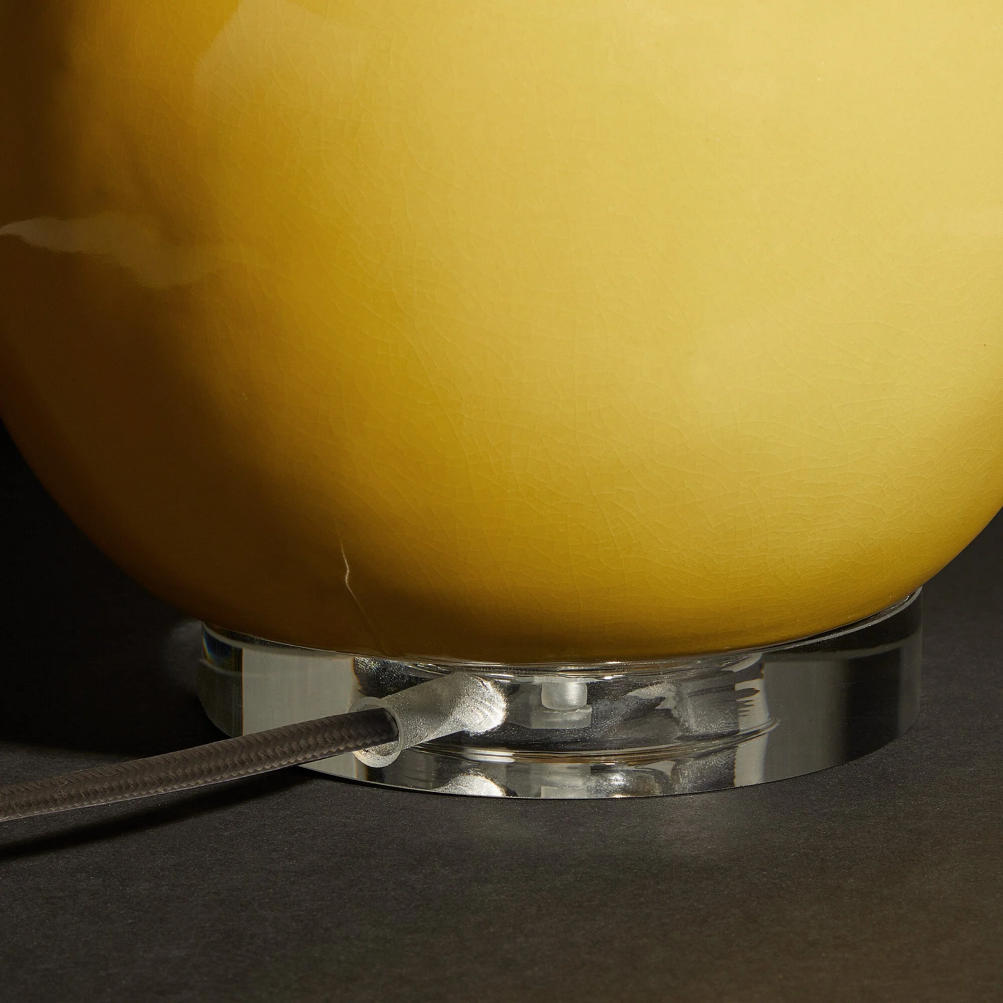 Murphy table lamp in yellow - Image 9