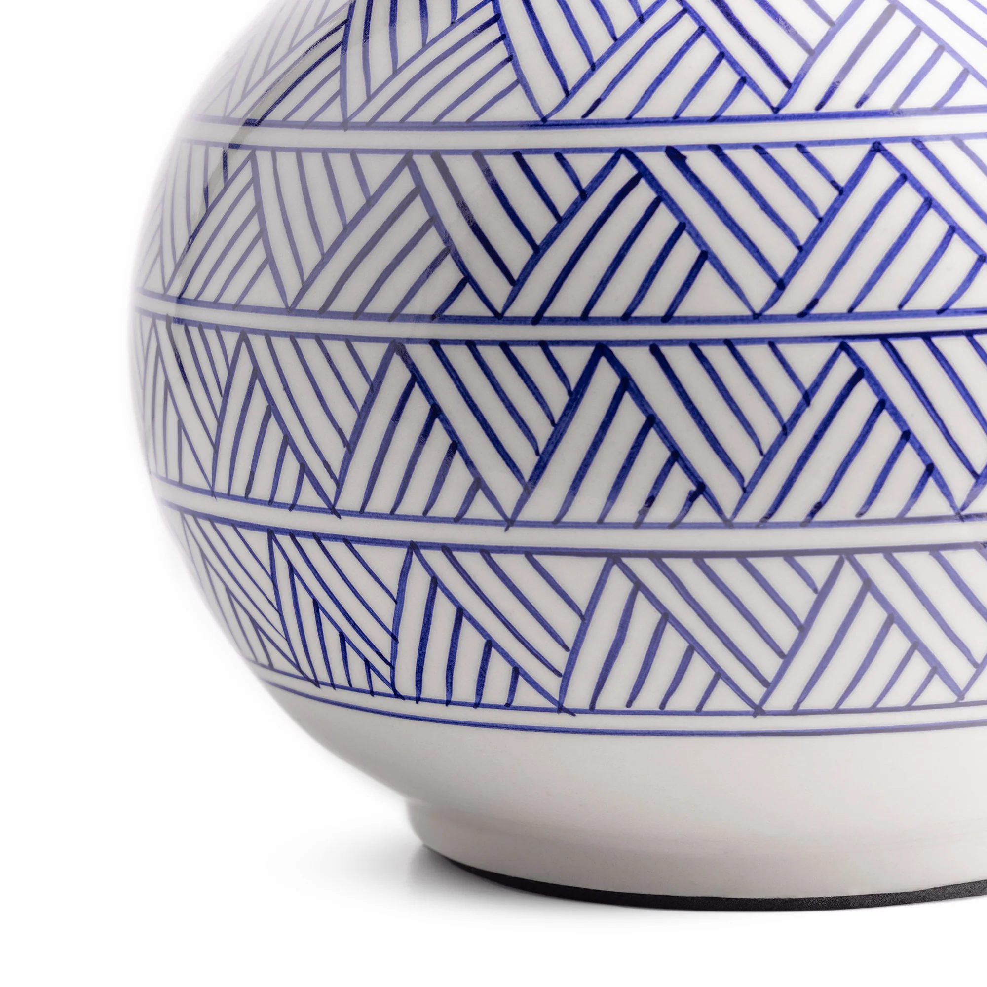 Nellie table lamp in blue and white - Image 11