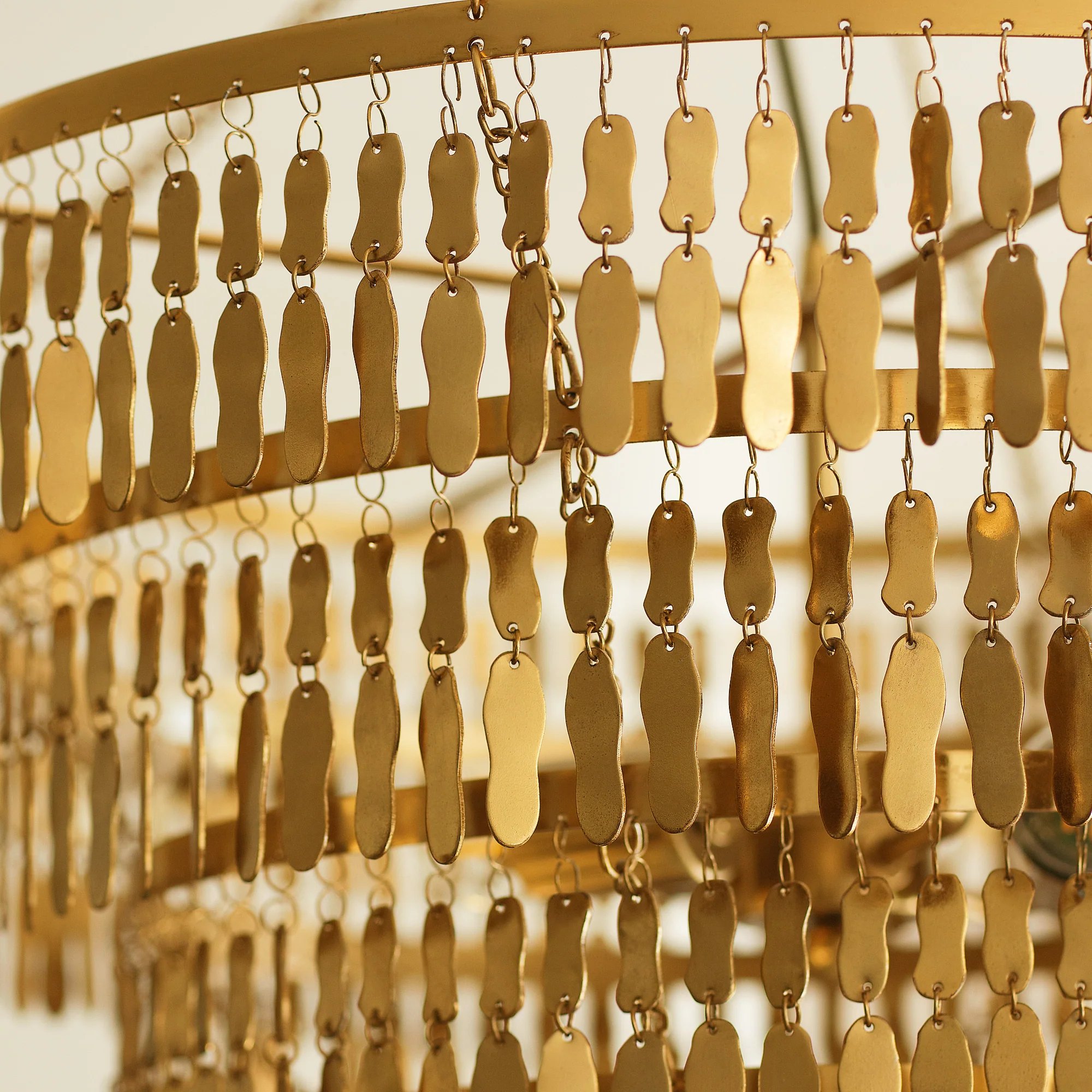 Nesma chandelier in antique brass - Image 3