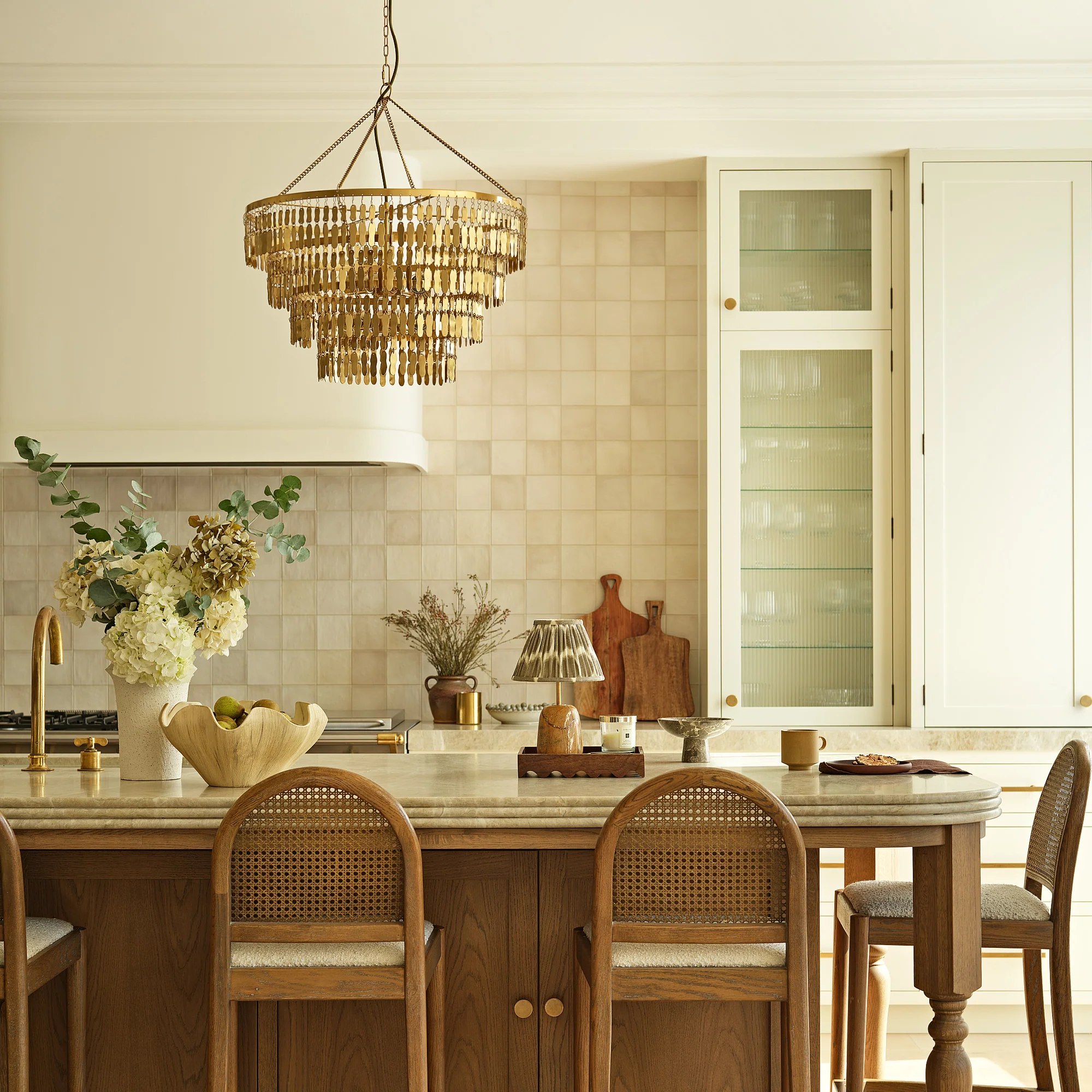 Nesma chandelier in antique brass - Image 6
