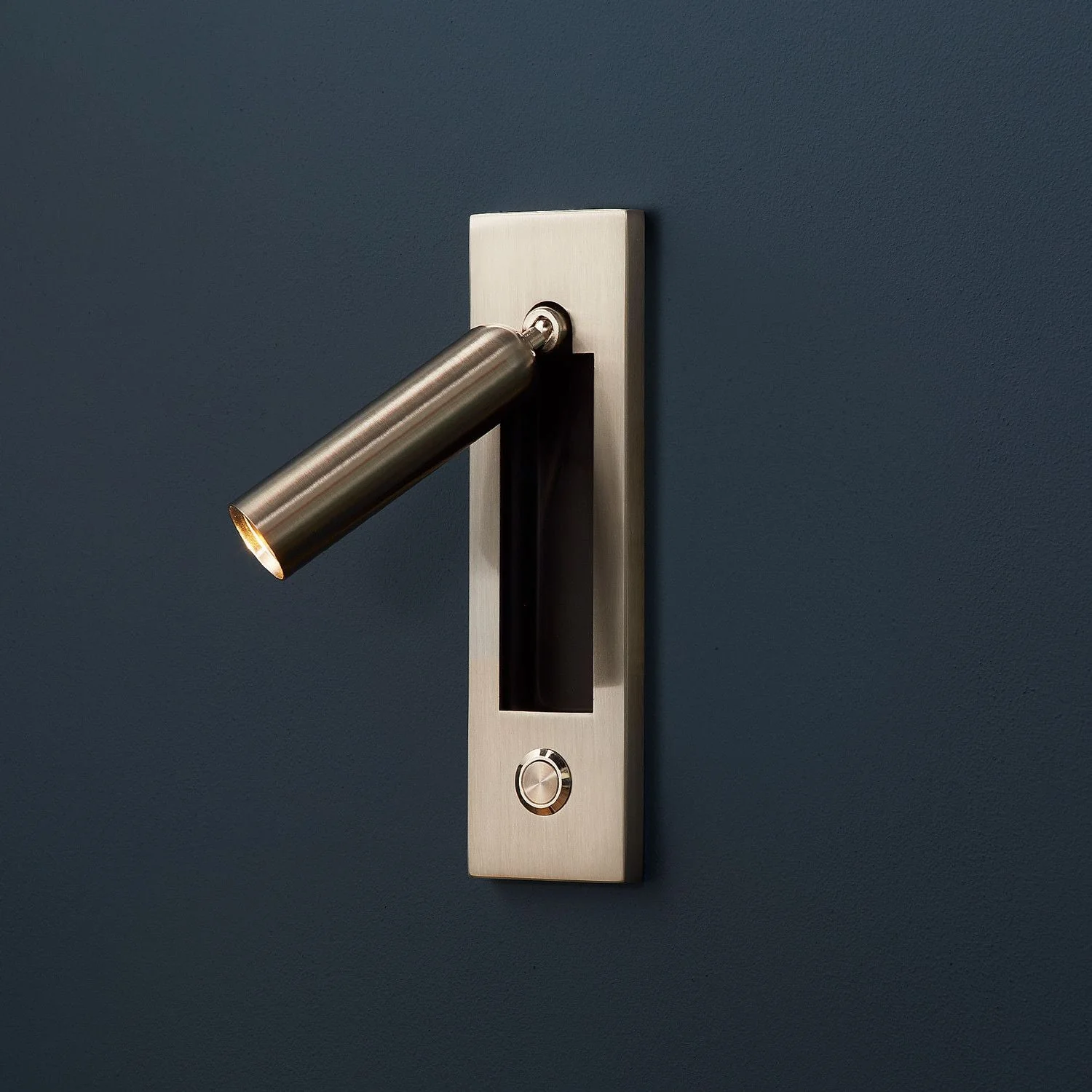 Niche wall light in antique silver - Image 6