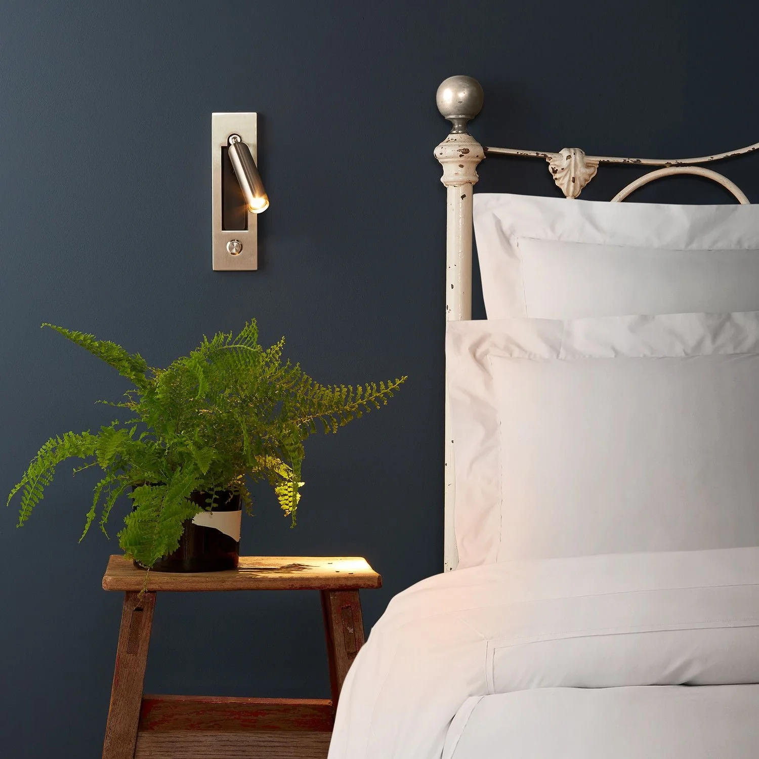 Niche wall light in antique silver - Image 9