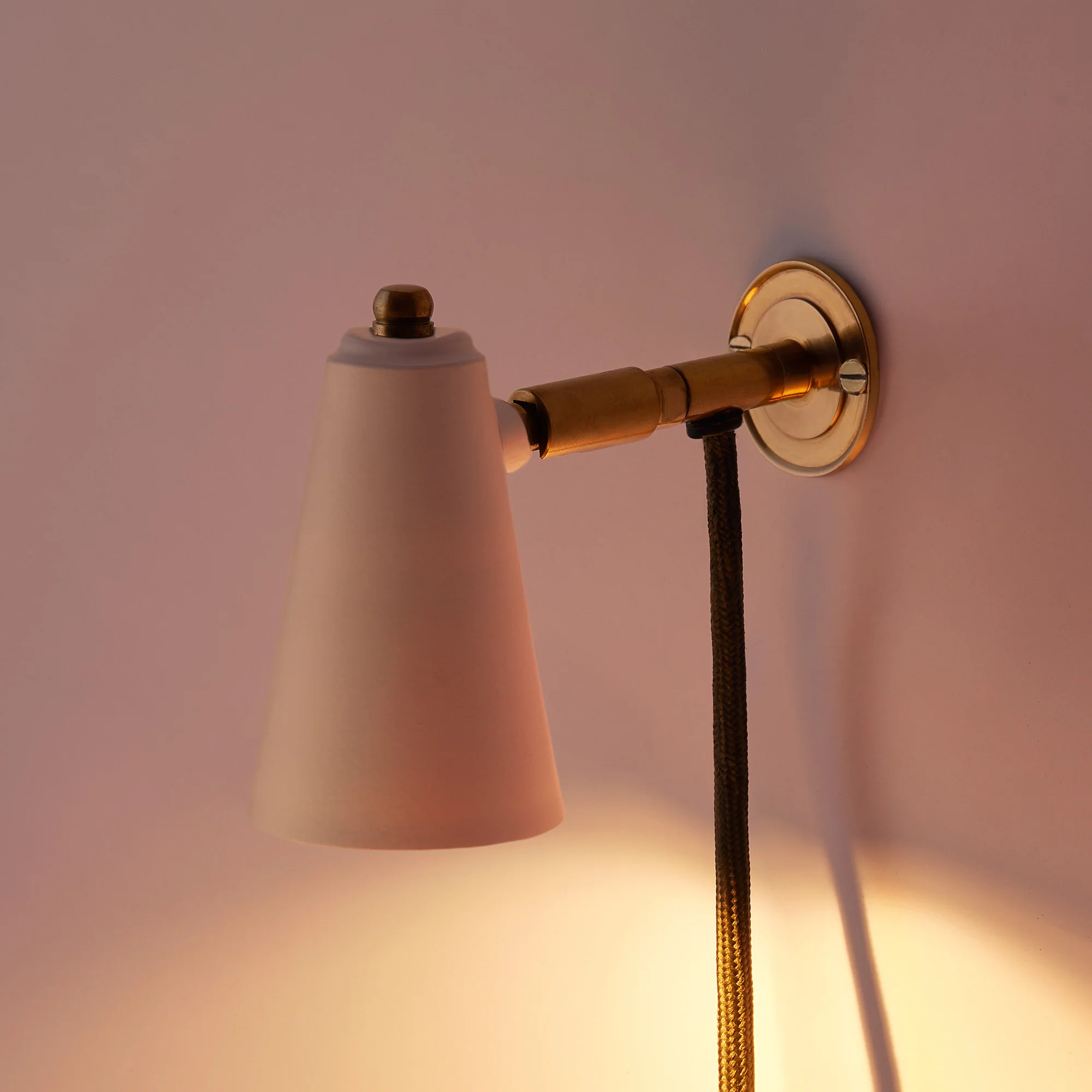 Nook wall light in white - Image 3
