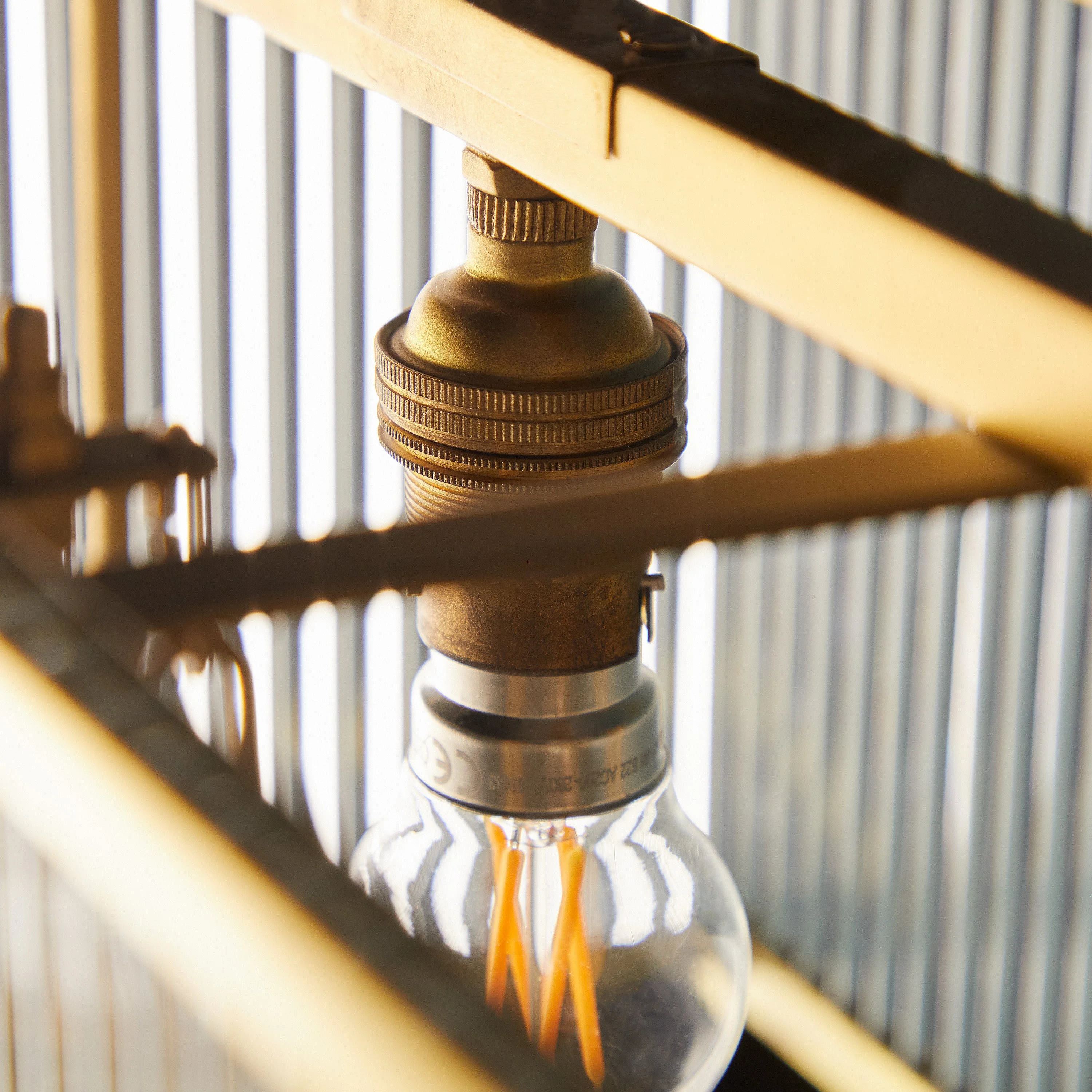 Odin chandelier in brass with glass rods - Image 6
