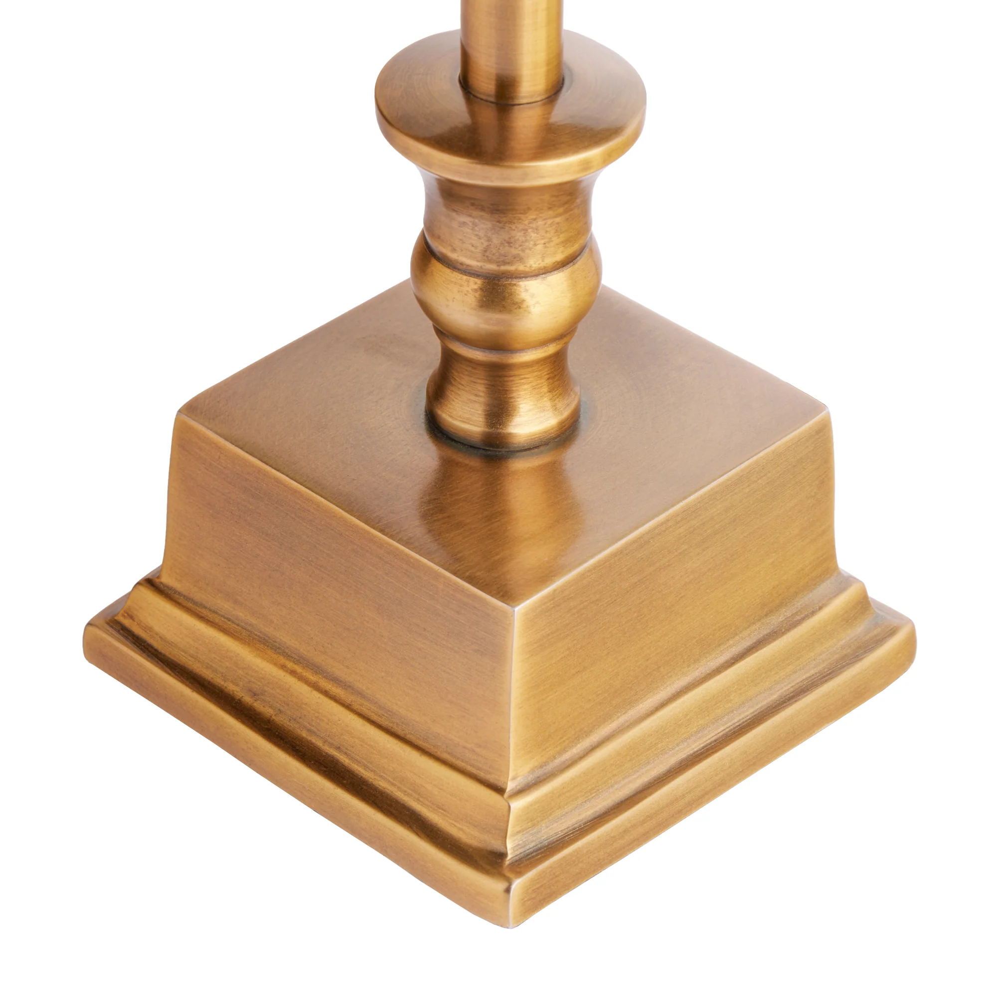 Oisin table lamp in antique brass finish - Image 4