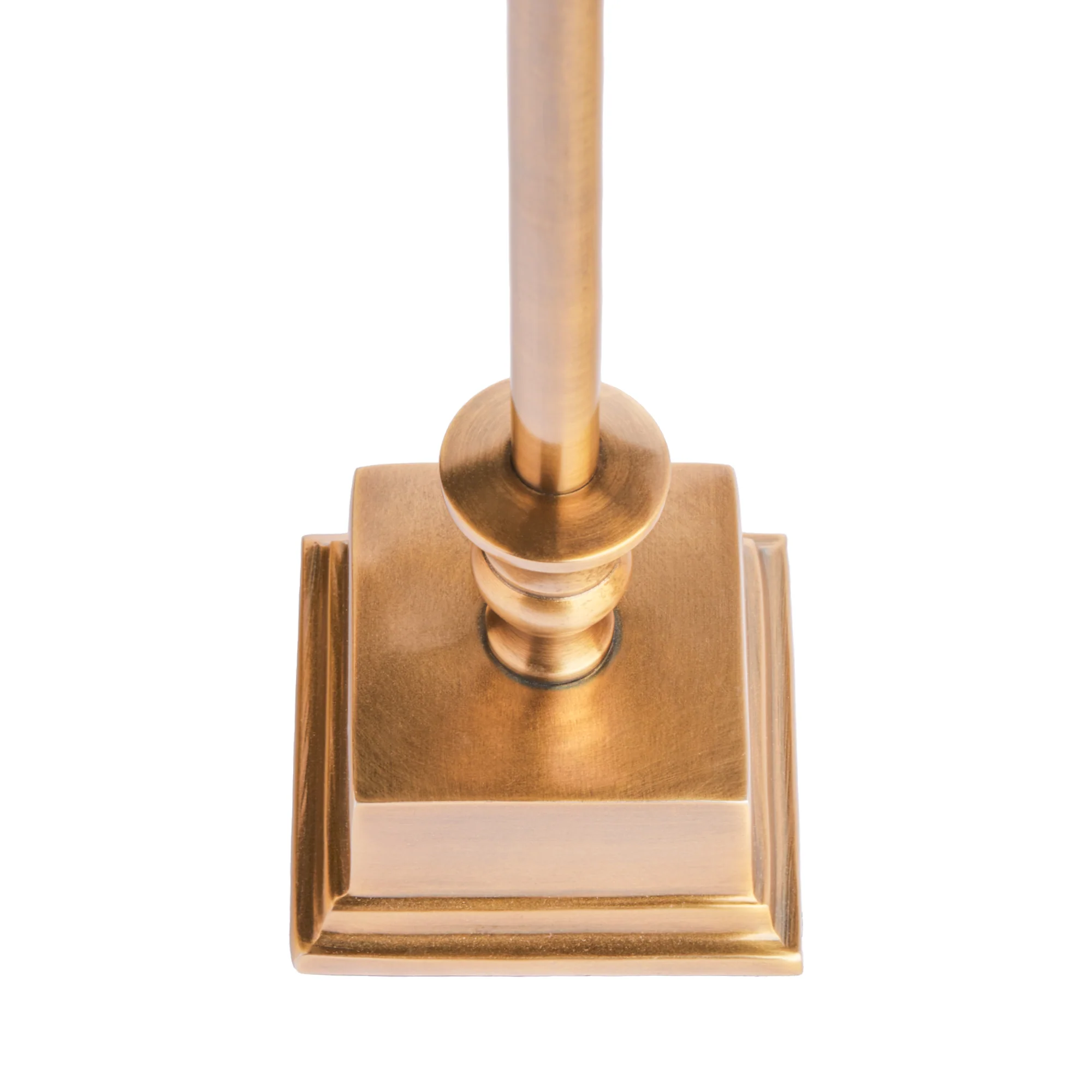 Oisin table lamp in antique brass finish - Image 5