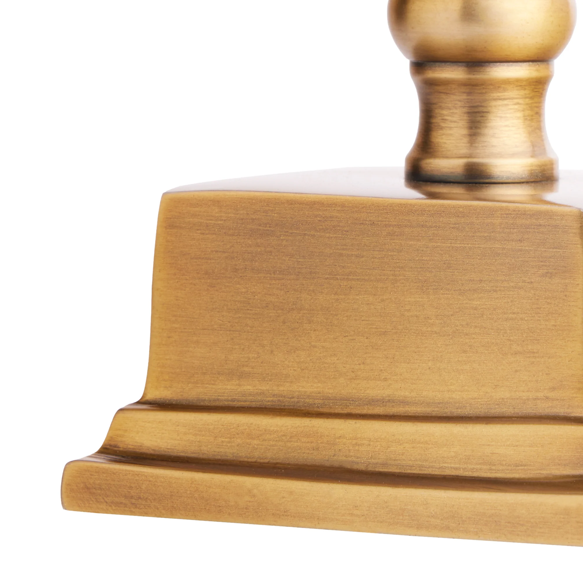 Oisin table lamp in antique brass finish - Image 7