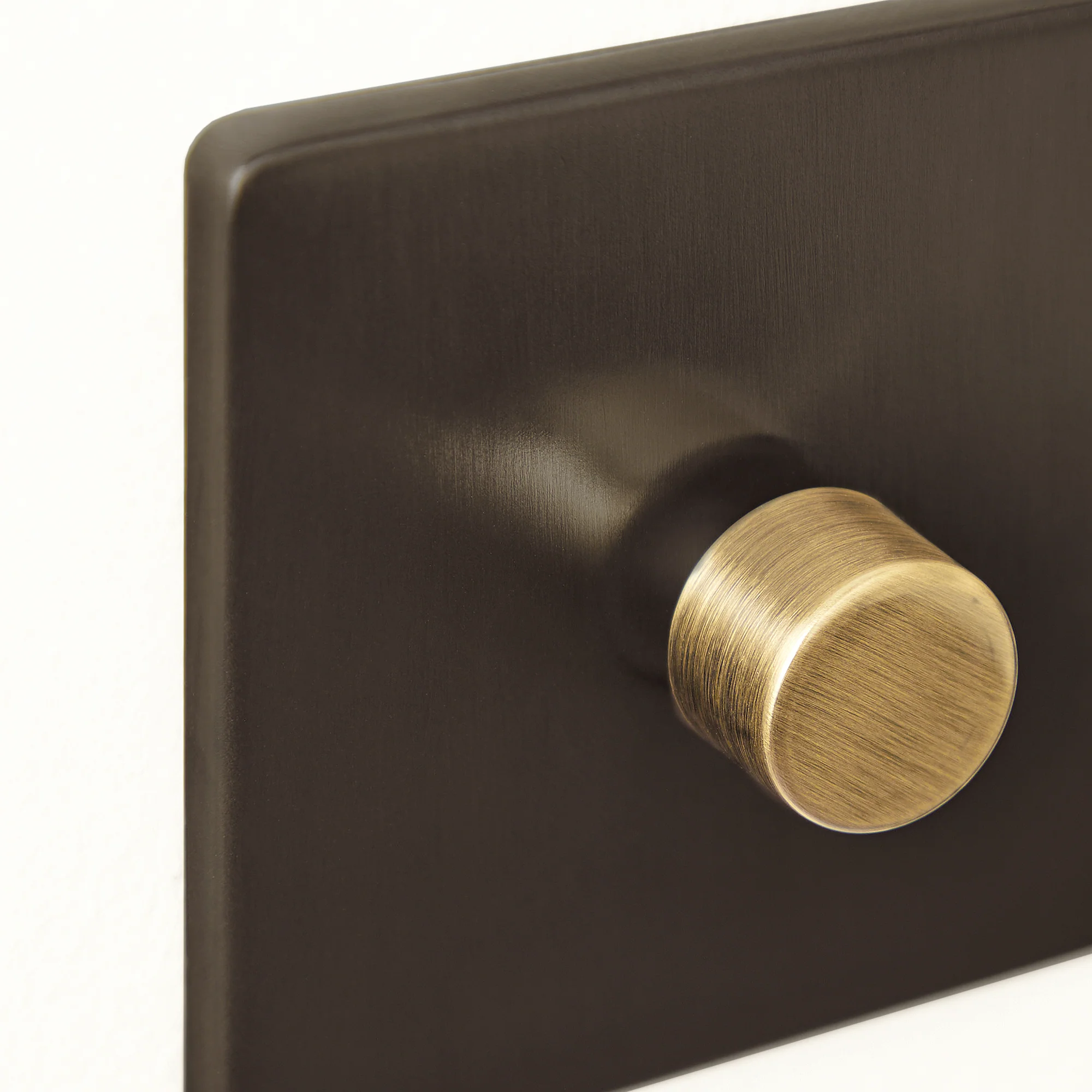 One gang 2 way Florence dimmer switch in bronze - Image 4