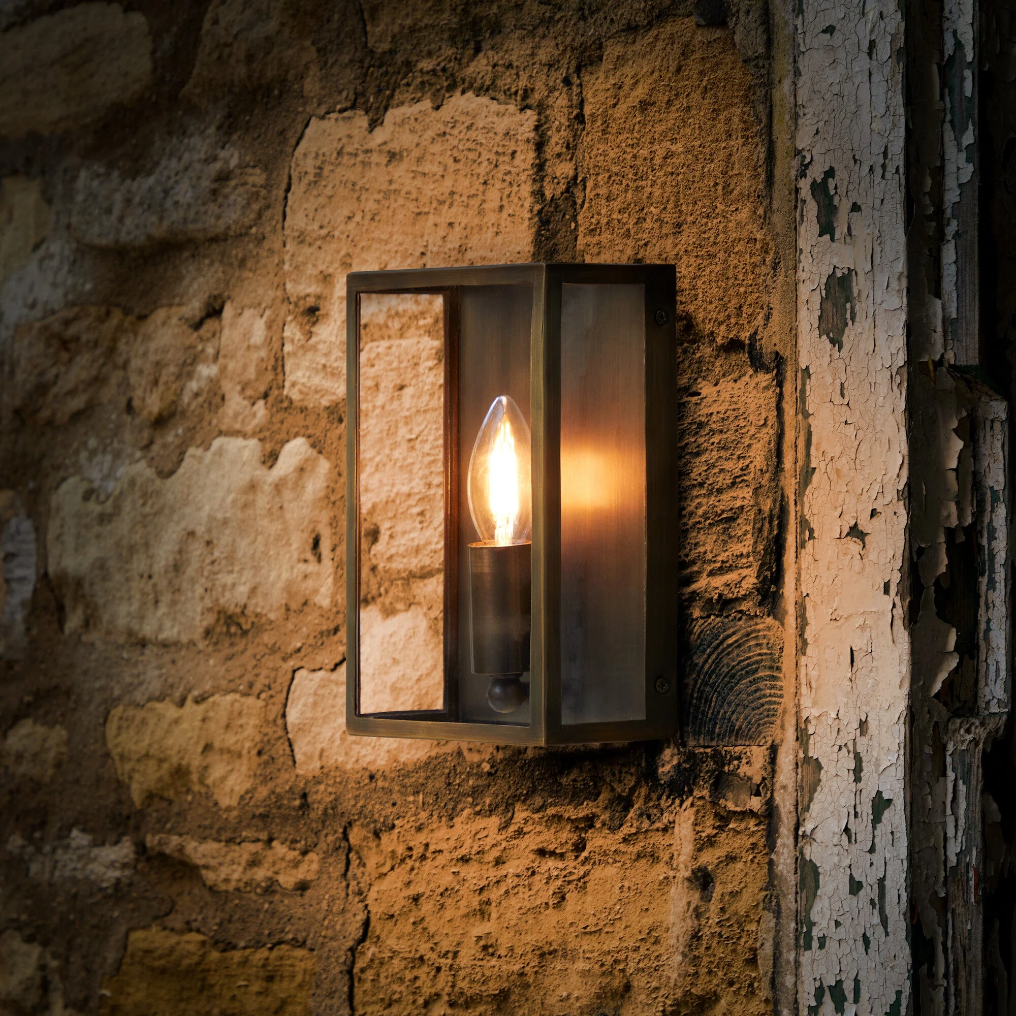 Orford IP44 exterior wall light in bronze - Image 3