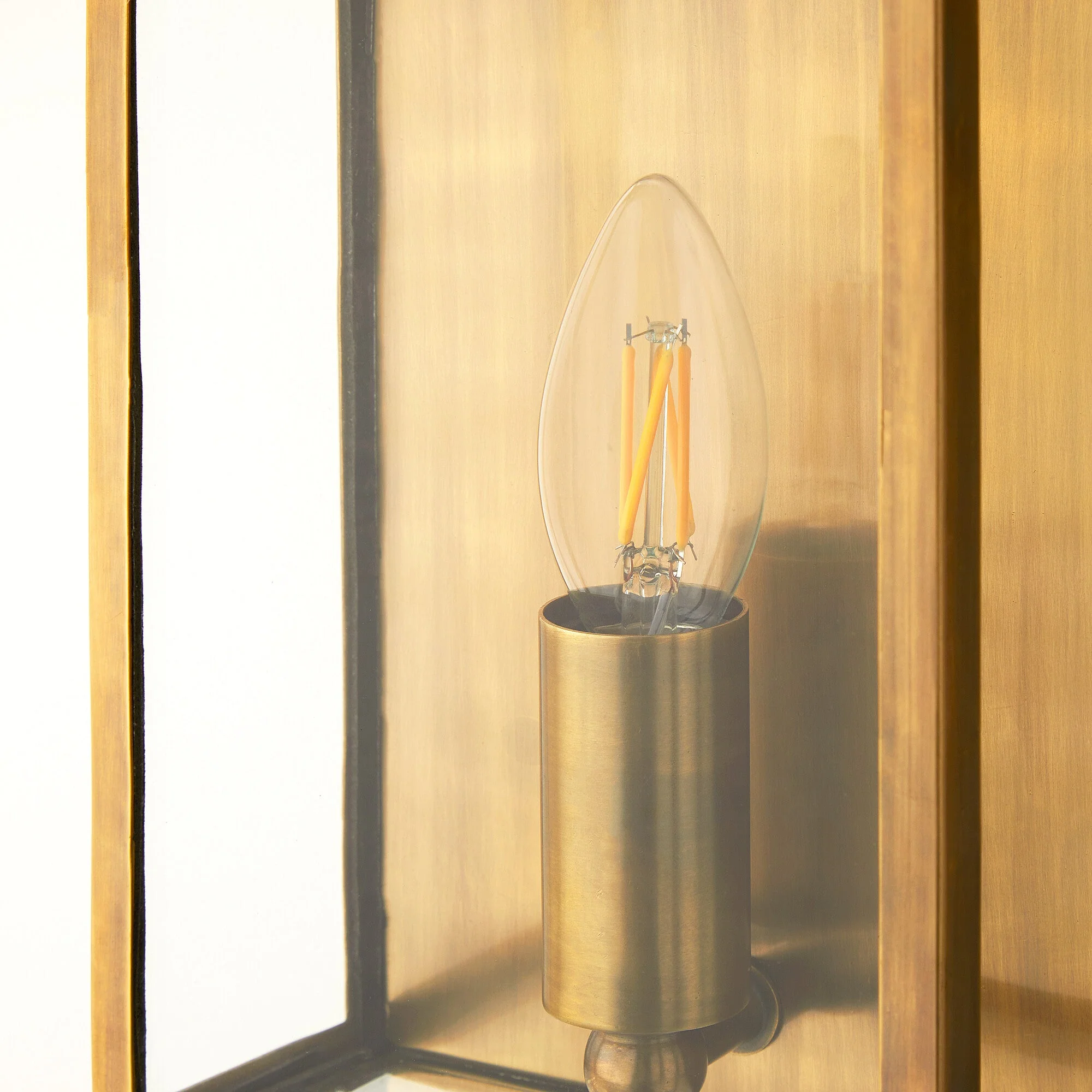 Orford IP44 exterior wall light in antique brass - Image 4