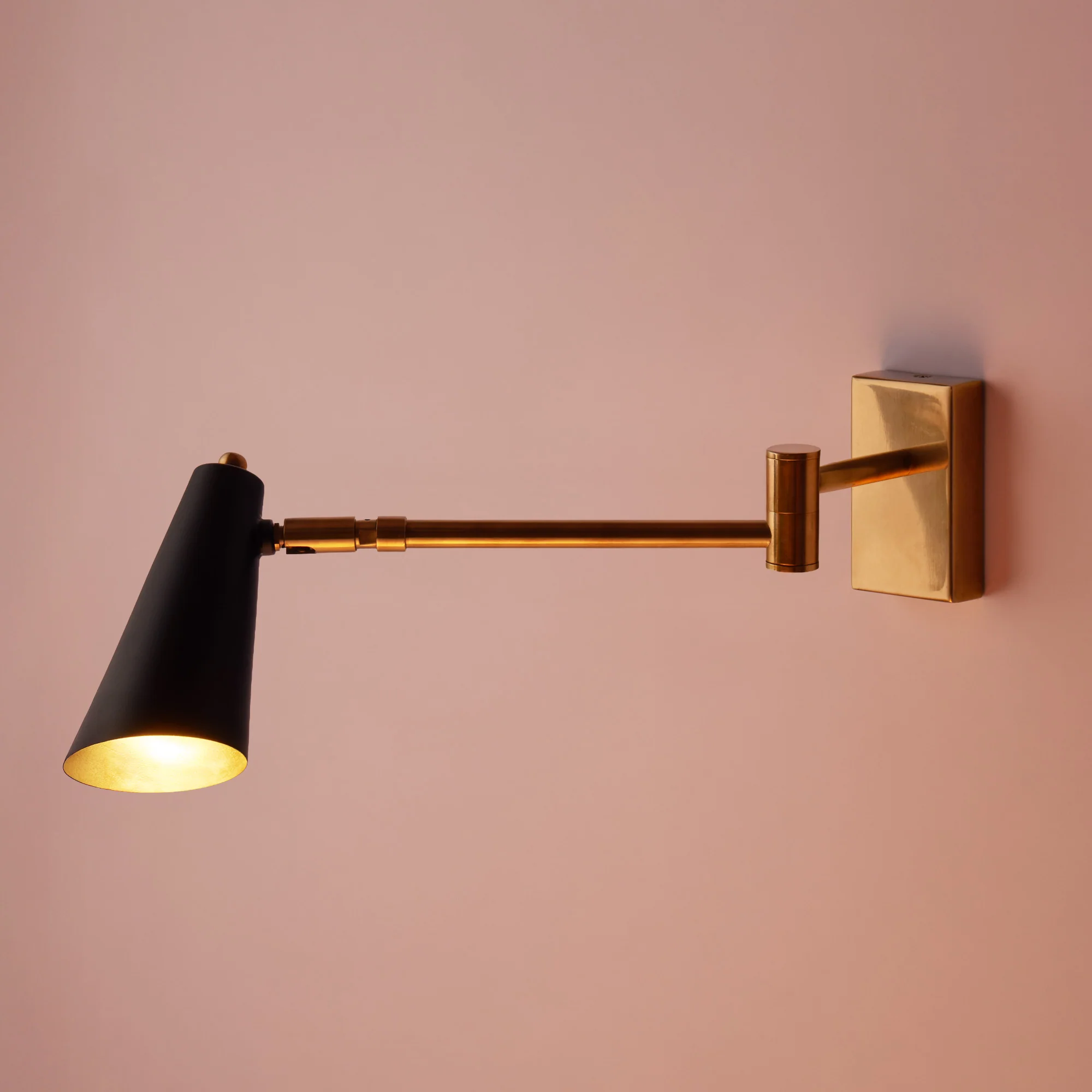 Otis adjustable wall light in black - Image 3