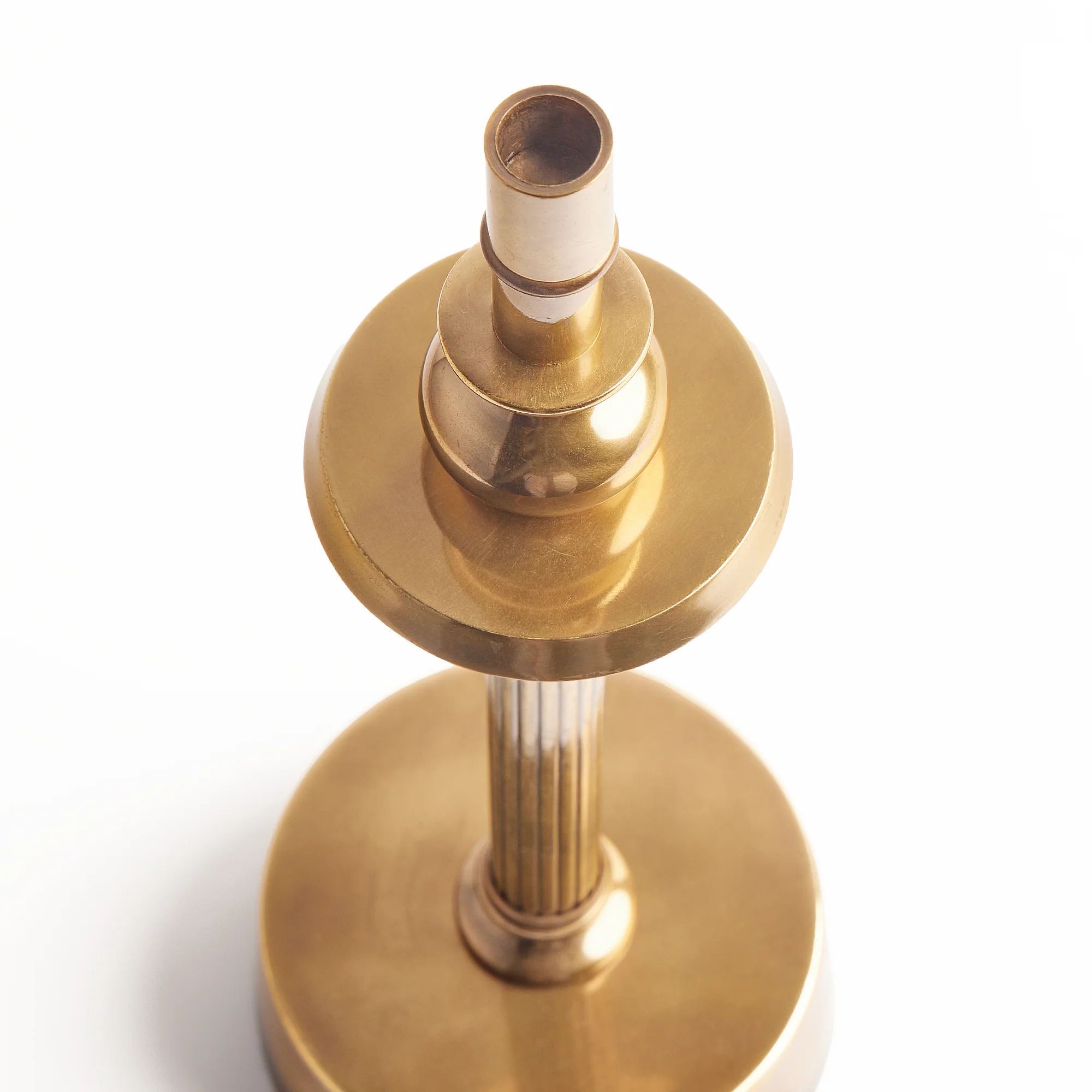 Phileas rechargeable table lamp in antique brass - Image 10