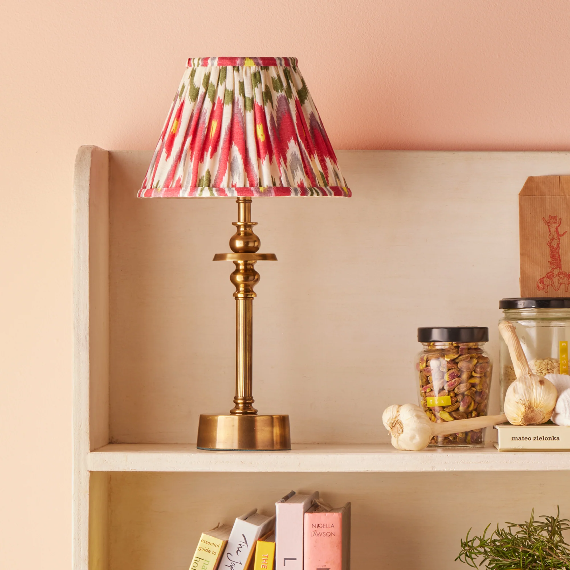 Phileas rechargeable table lamp in antique brass - Image 7
