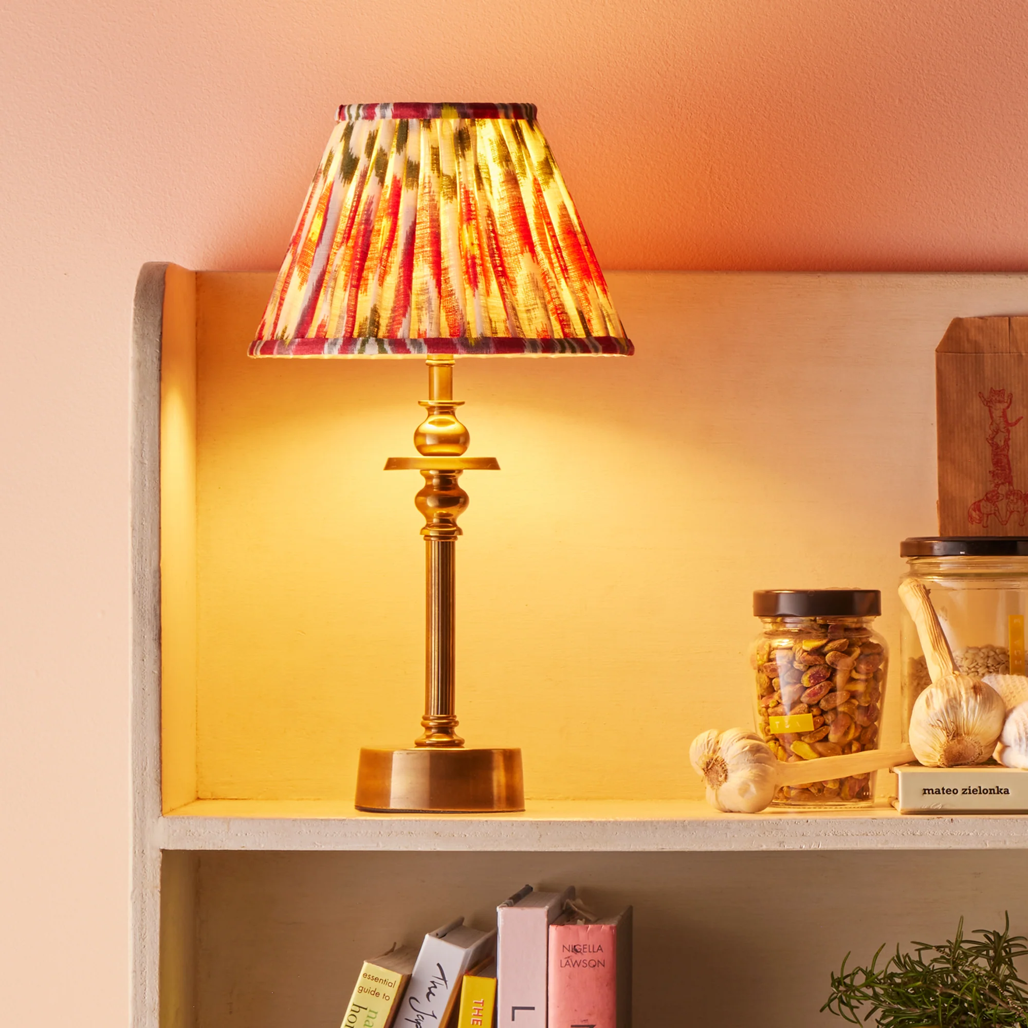 Phileas rechargeable table lamp in antique brass - Image 8