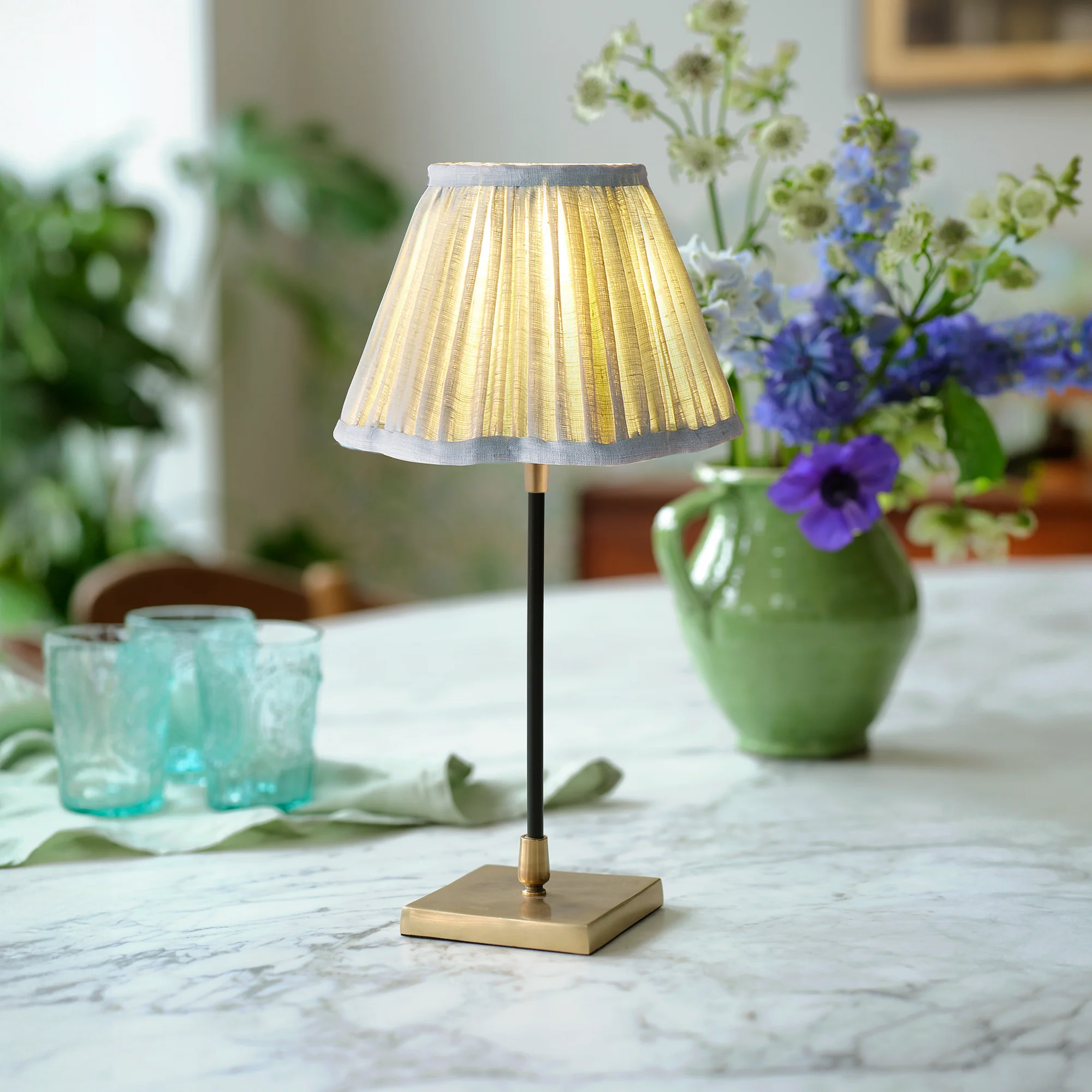 Pickling rechargeable table lamp in antiqued brass - Image 2