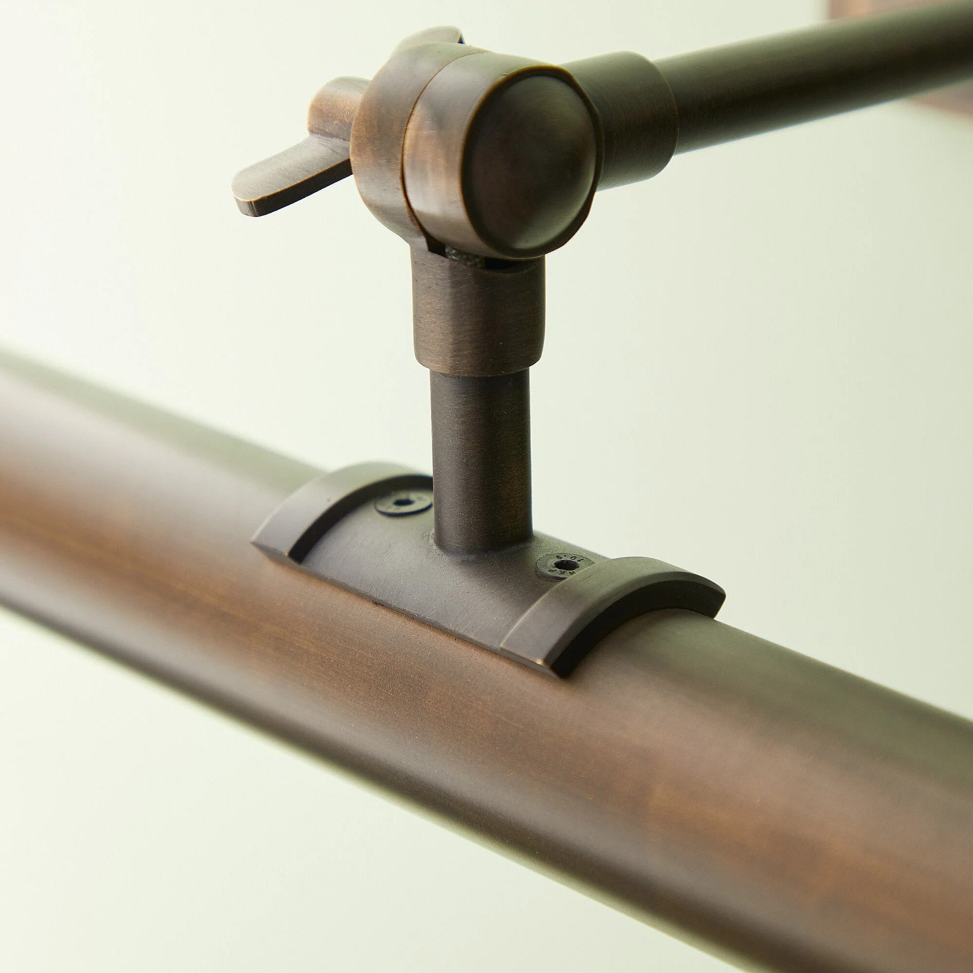Pitcheroo double arm picture light in bronze - Image 5