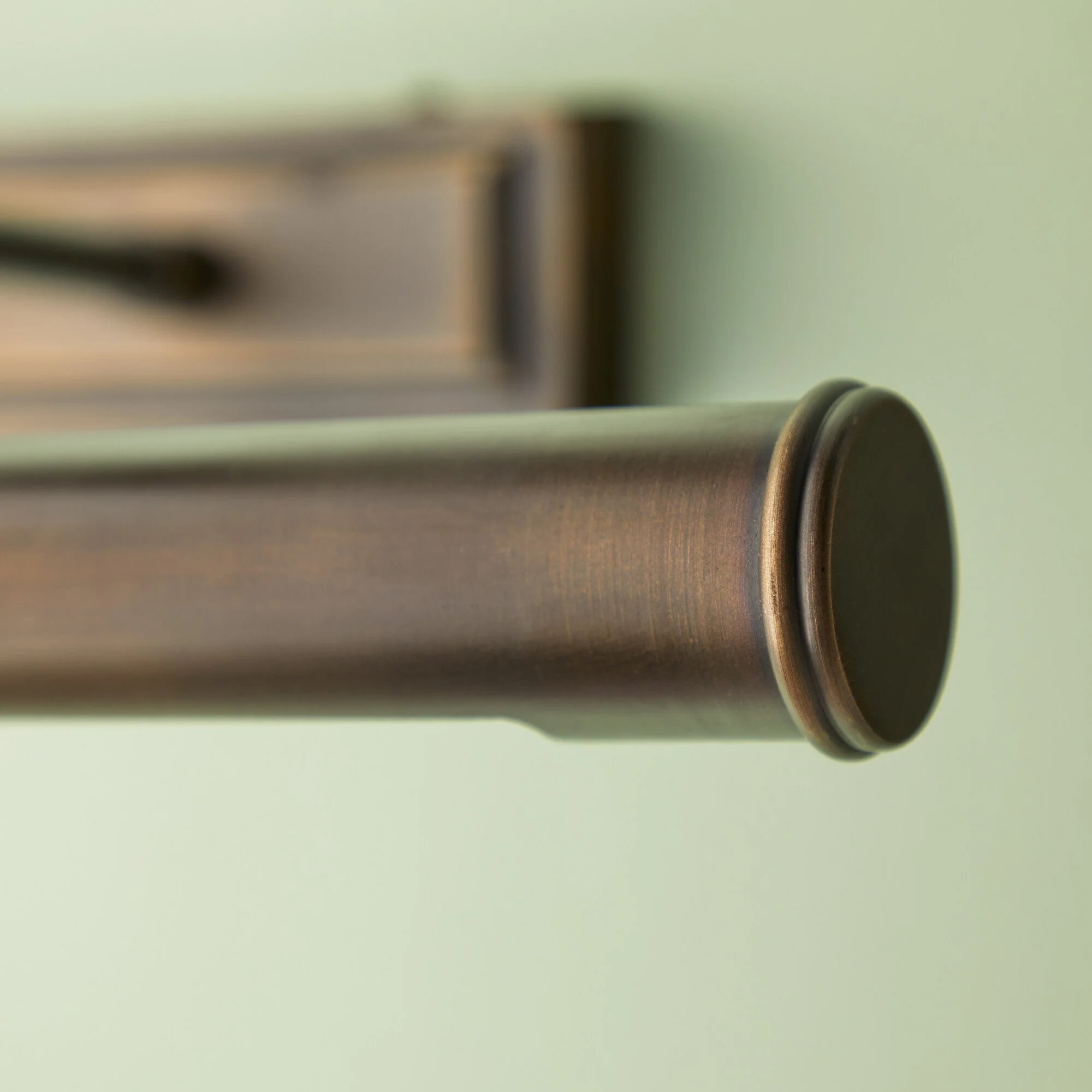 Pitcheroo double arm picture light in bronze - Image 7