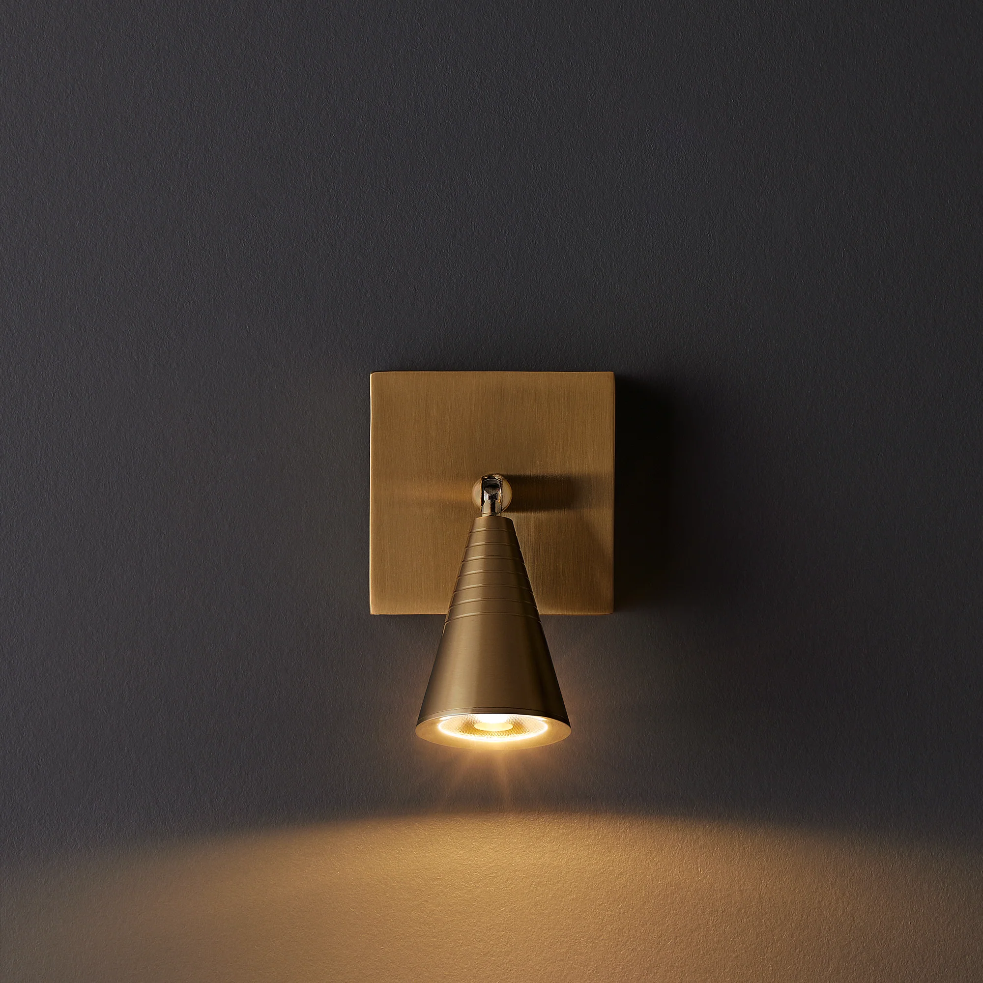 Pixii rechargeable wall and picture light - Image 11