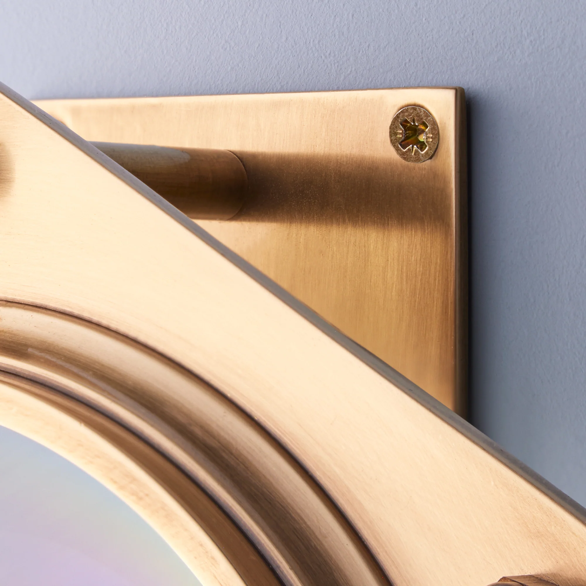 Poirot wall light in brass and glass - Image 4