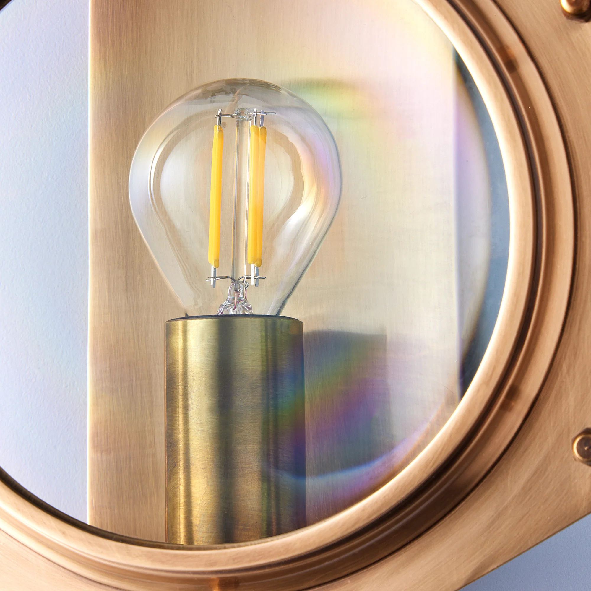 Poirot wall light in brass and glass - Image 7