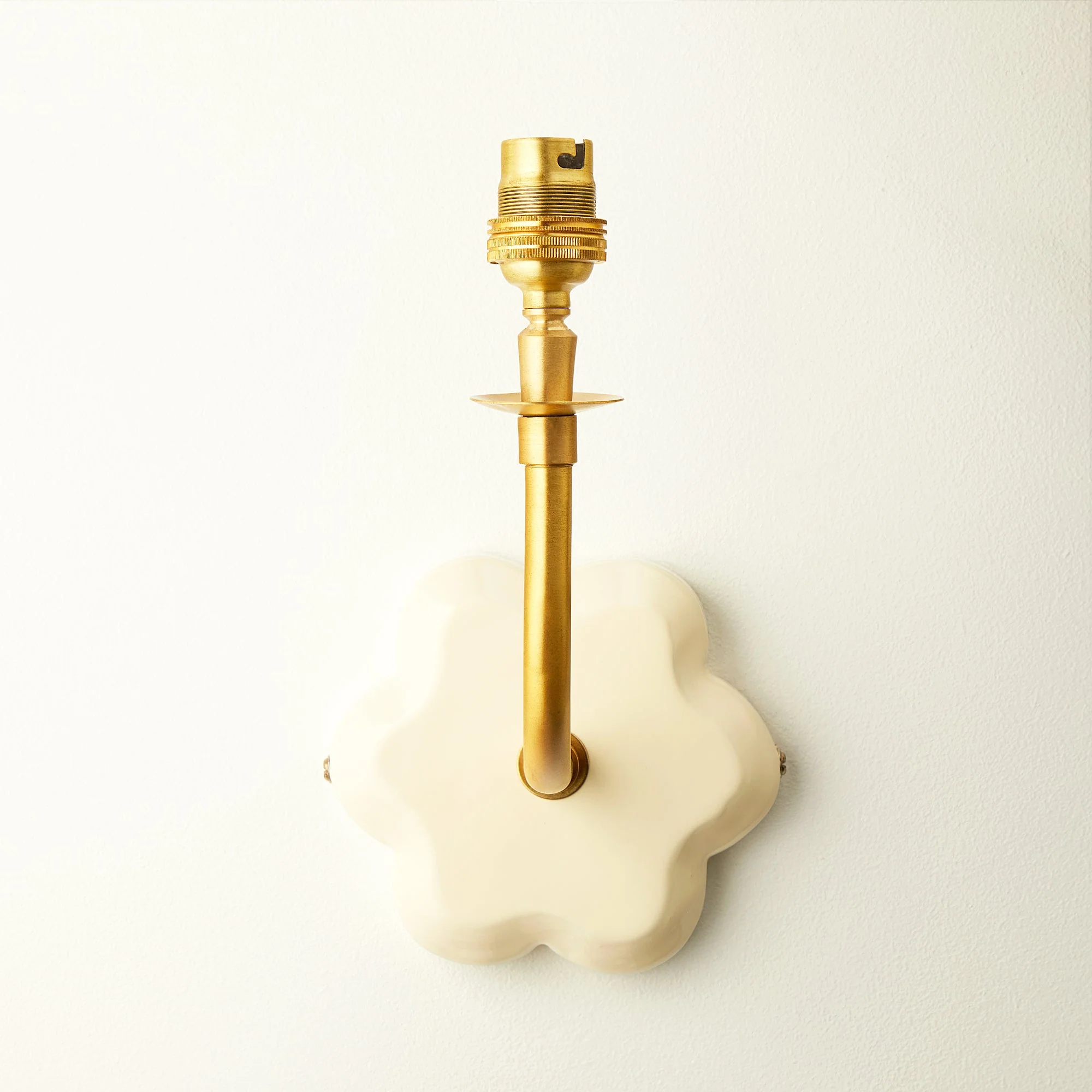Primrose wall fitting in white lacquered wood - Image 3