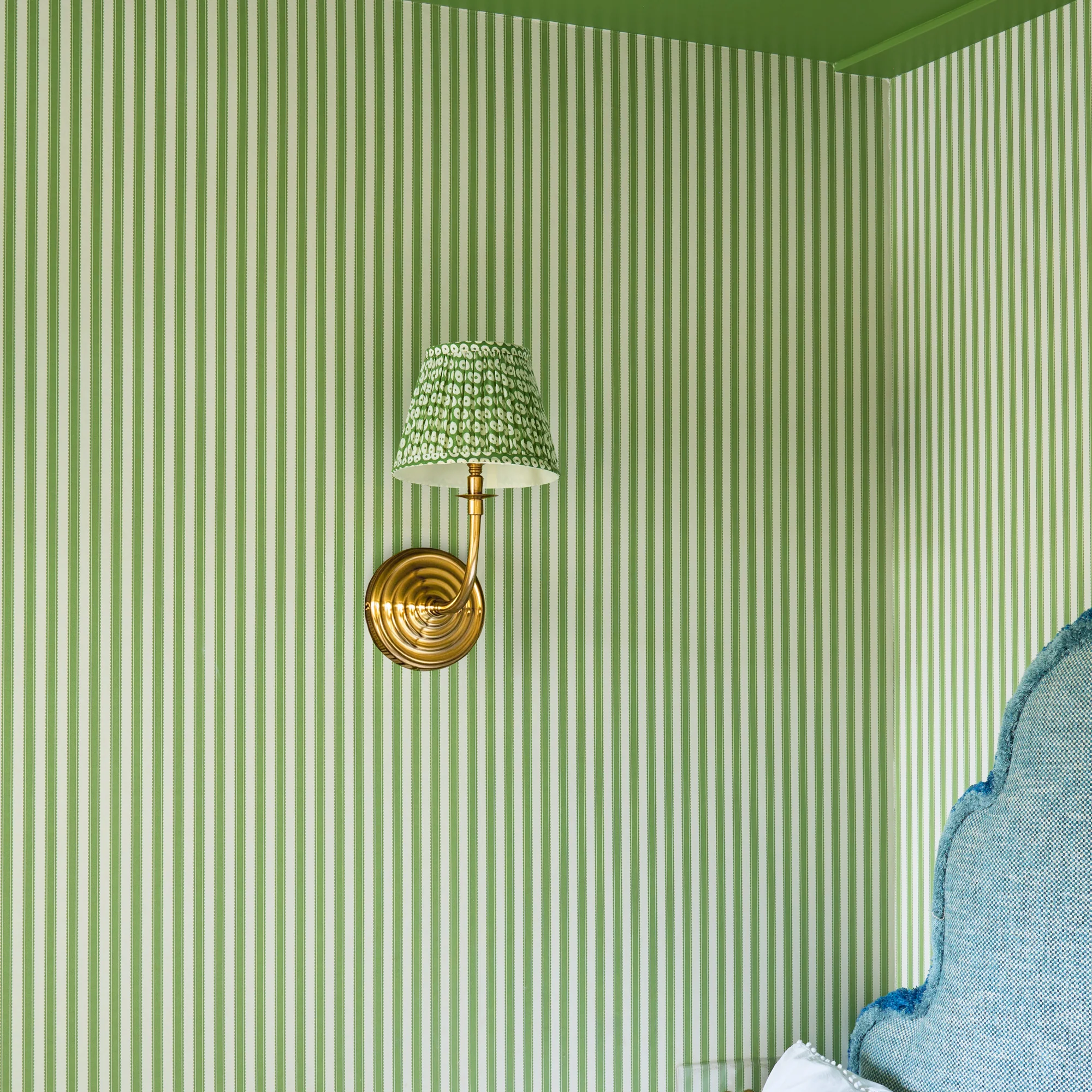 Pringle wall fitting in antique brass - Image 4